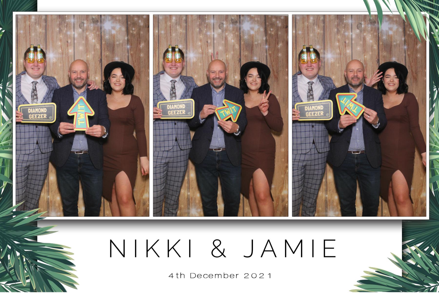 Nikki & Jamie  | View more photos from the event at gallery.magicimages.uk/u/MagicImages/Nikki-Jamie