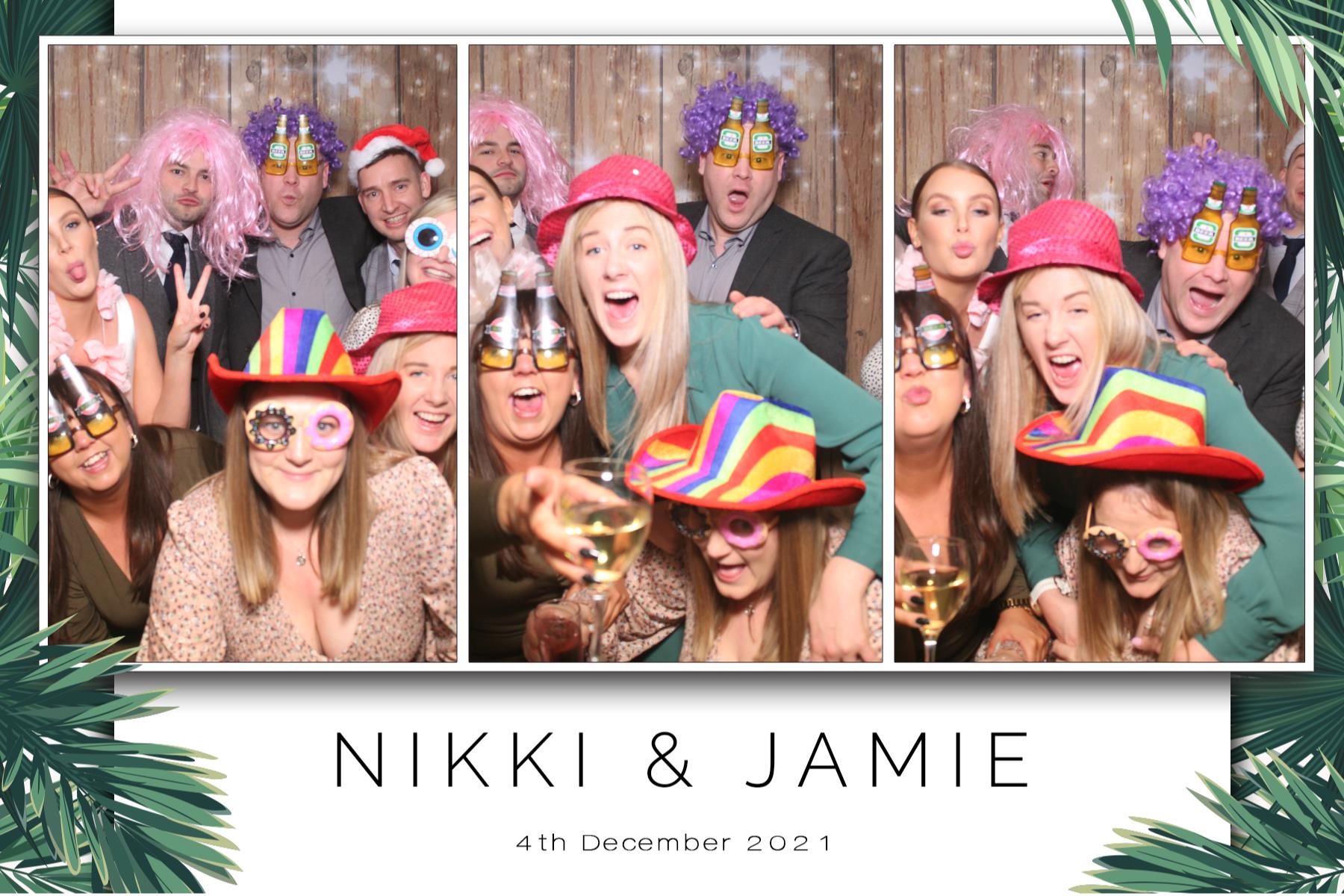 Nikki & Jamie  | View more photos from the event at gallery.magicimages.uk/u/MagicImages/Nikki-Jamie