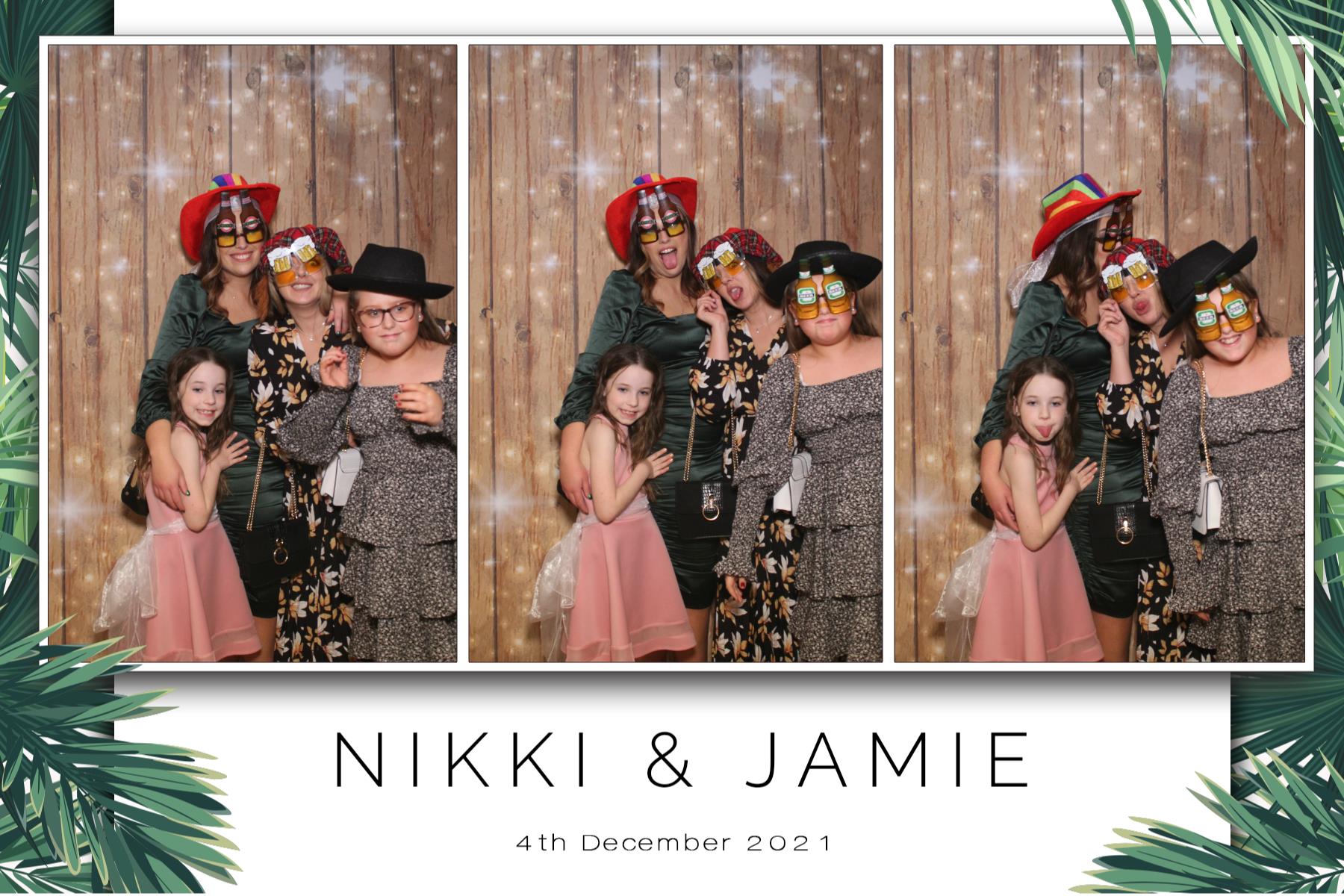 Nikki & Jamie  | View more photos from the event at gallery.magicimages.uk/u/MagicImages/Nikki-Jamie