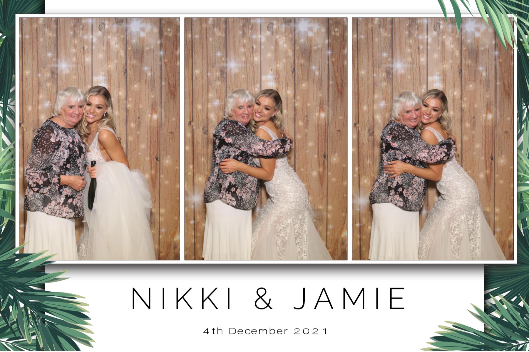 Nikki & Jamie  | View more photos from the event at gallery.magicimages.uk/u/MagicImages/Nikki-Jamie