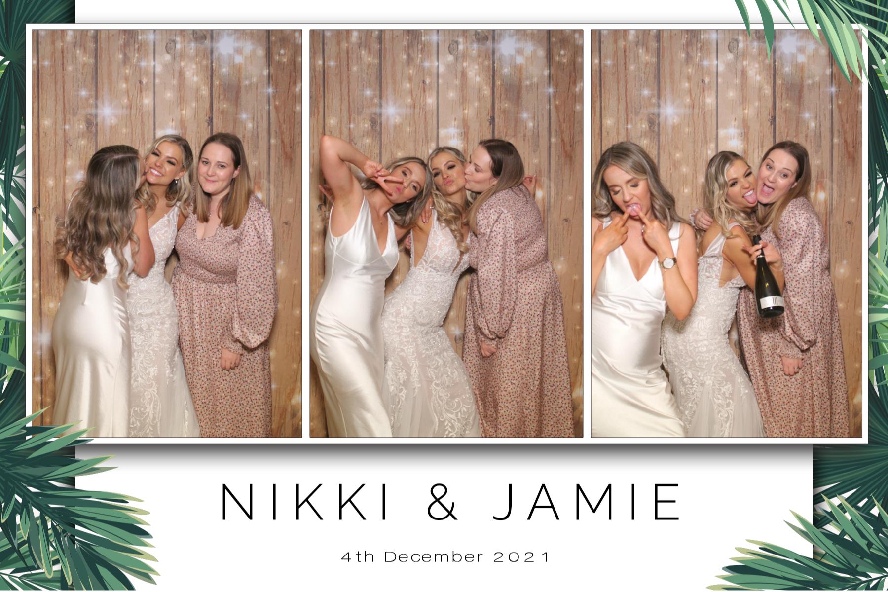 Nikki & Jamie  | View more photos from the event at gallery.magicimages.uk/u/MagicImages/Nikki-Jamie