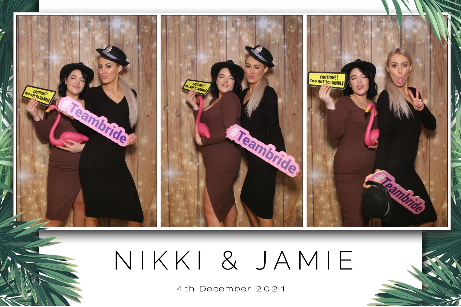 Nikki & Jamie  | View more photos from the event at gallery.magicimages.uk/u/MagicImages/Nikki-Jamie