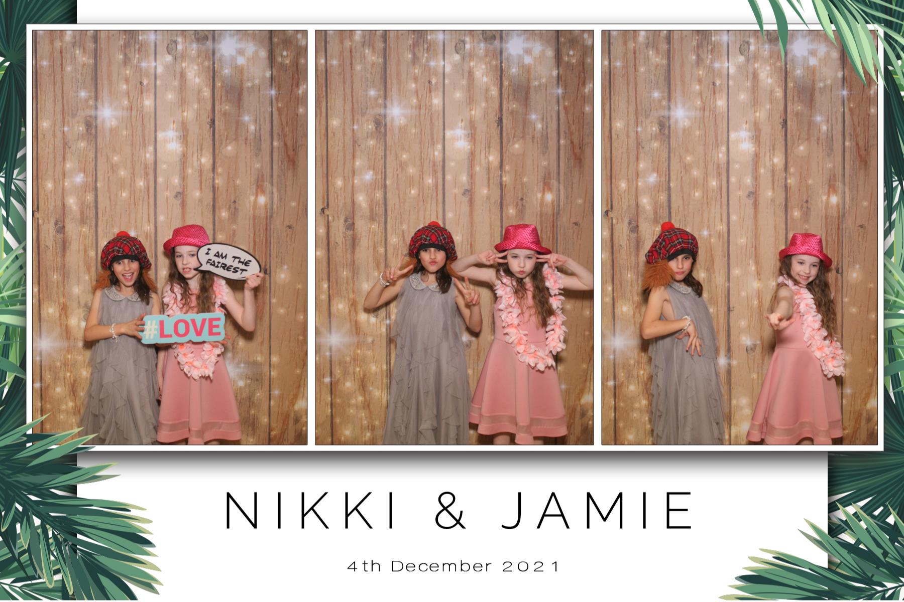 Nikki & Jamie  | View more photos from the event at gallery.magicimages.uk/u/MagicImages/Nikki-Jamie