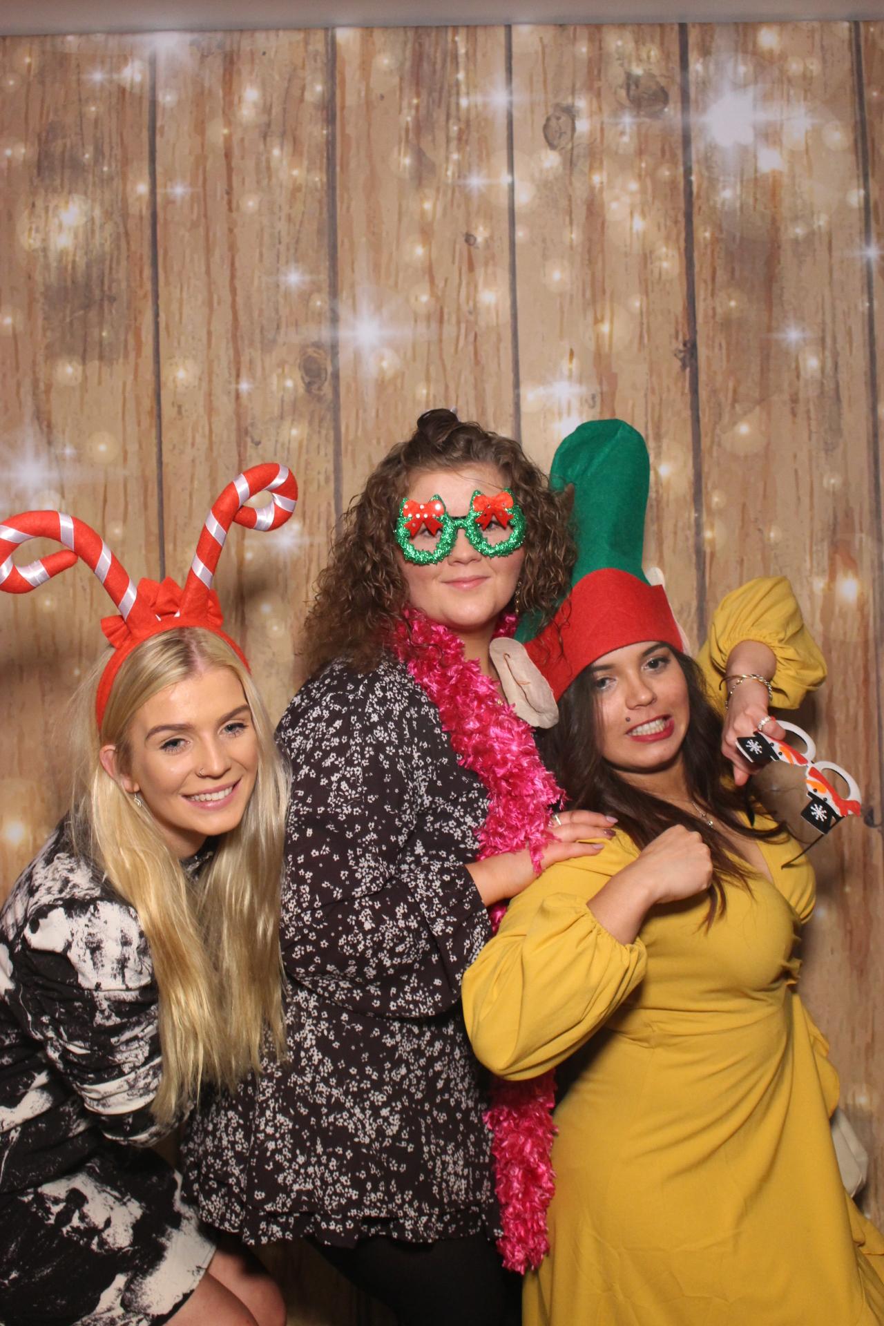 Ramsden international Christmas party  | View more photos from the event at gallery.magicimages.uk/u/MagicImages/Ramsden-international-Christmas-party