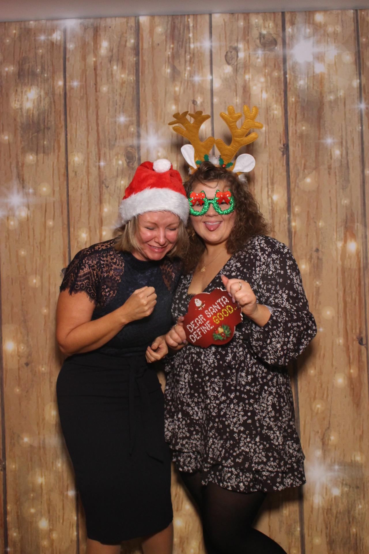 Ramsden international Christmas party  | View more photos from the event at gallery.magicimages.uk/u/MagicImages/Ramsden-international-Christmas-party