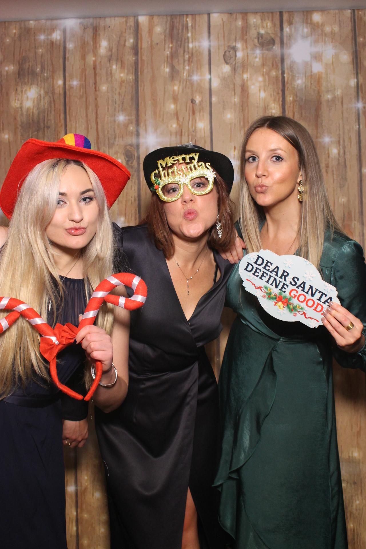 Ramsden international Christmas party  | View more photos from the event at gallery.magicimages.uk/u/MagicImages/Ramsden-international-Christmas-party