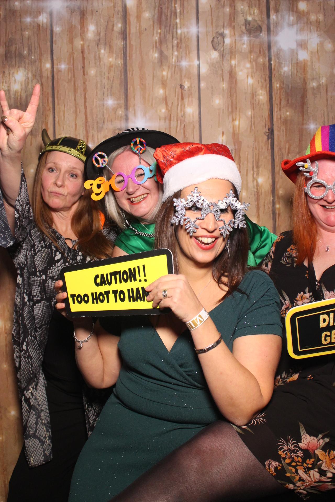 70s & 80s Christmas party  | View more photos from the event at gallery.magicimages.uk/u/MagicImages/70s-80s-Christmas-party
