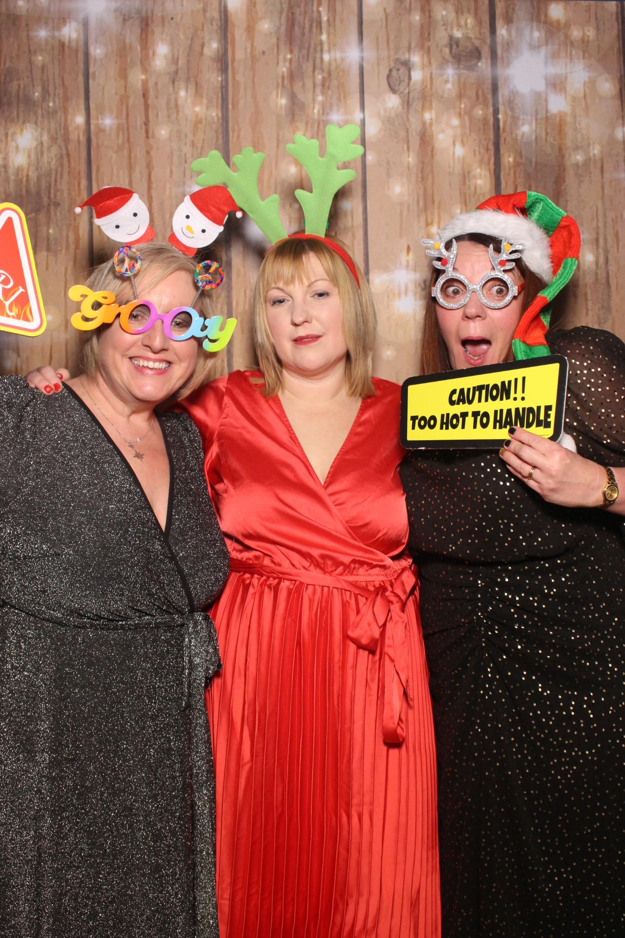 70s & 80s Christmas party  | View more photos from the event at gallery.magicimages.uk/u/MagicImages/70s-80s-Christmas-party