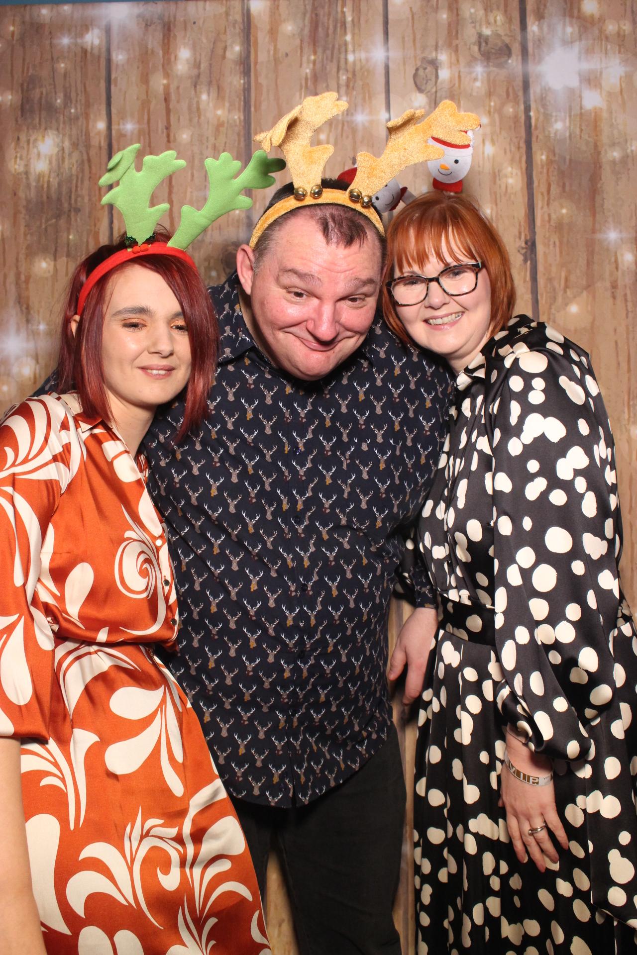 70s & 80s Christmas party  | View more photos from the event at gallery.magicimages.uk/u/MagicImages/70s-80s-Christmas-party