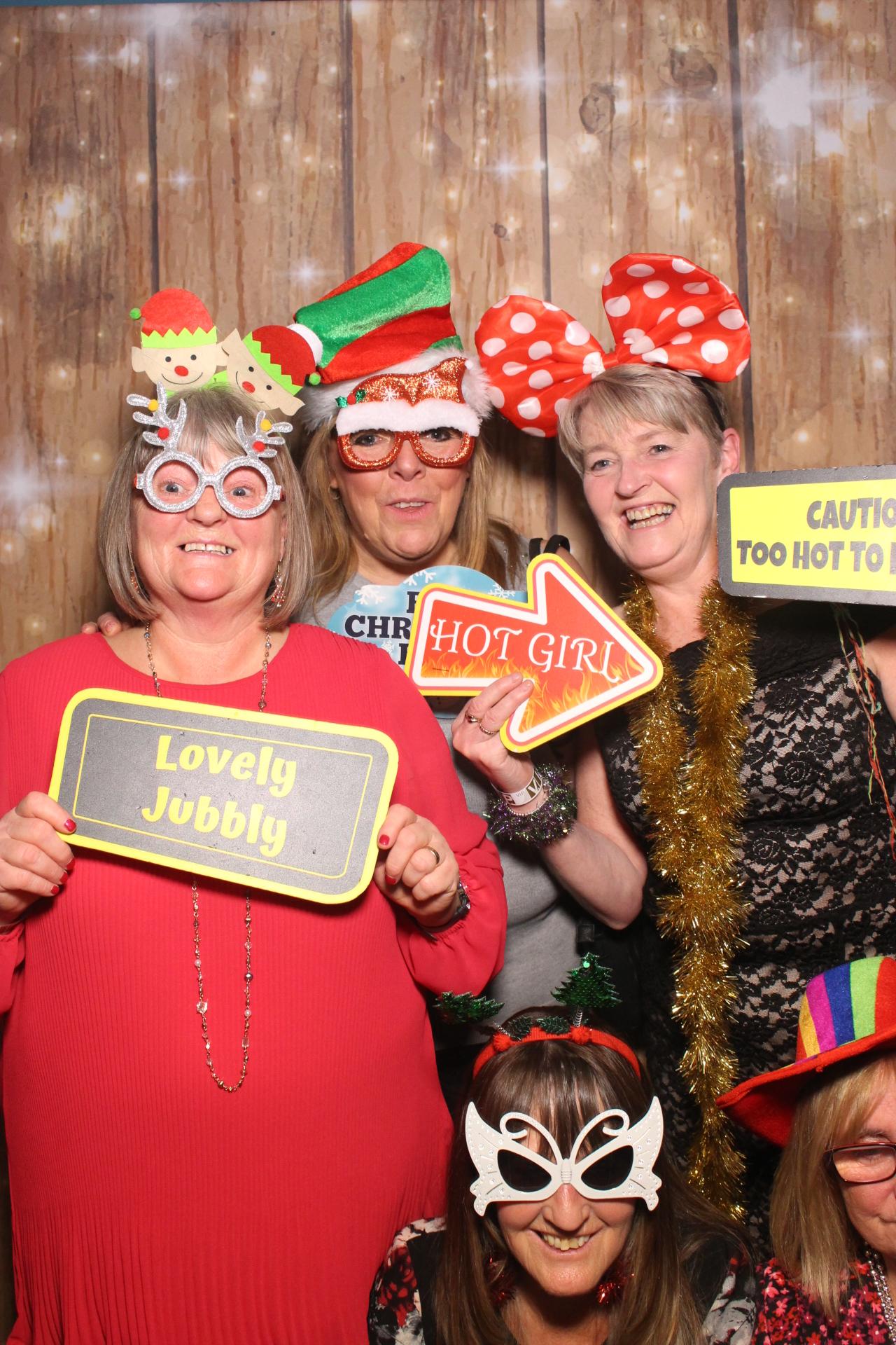 70s & 80s Christmas party  | View more photos from the event at gallery.magicimages.uk/u/MagicImages/70s-80s-Christmas-party
