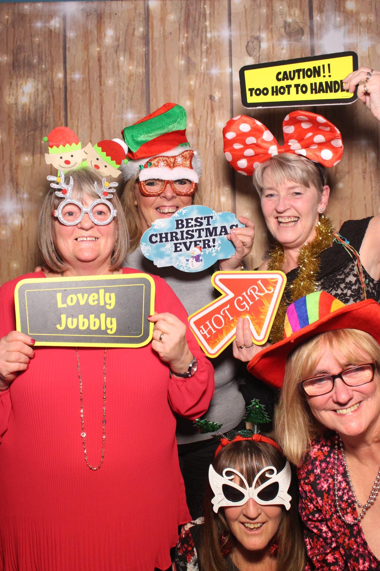 70s & 80s Christmas party  | View more photos from the event at gallery.magicimages.uk/u/MagicImages/70s-80s-Christmas-party