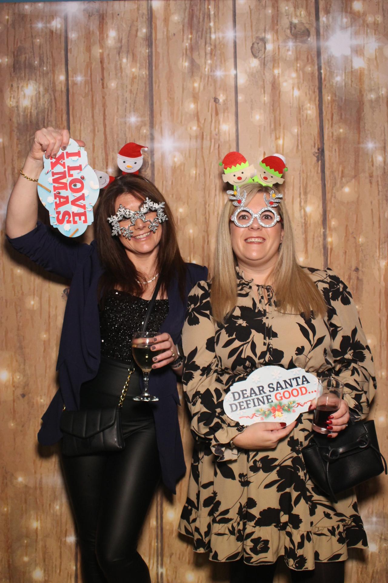 70s & 80s Christmas party  | View more photos from the event at gallery.magicimages.uk/u/MagicImages/70s-80s-Christmas-party