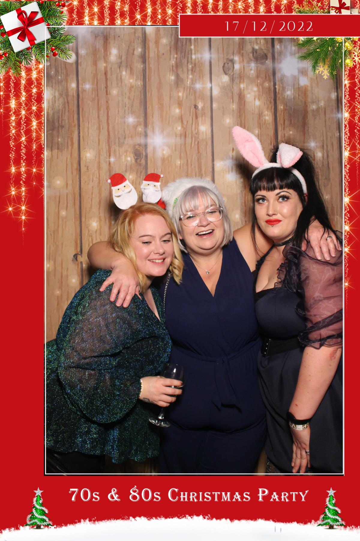 70s & 80s Christmas party  | View more photos from the event at gallery.magicimages.uk/u/MagicImages/70s-80s-Christmas-party