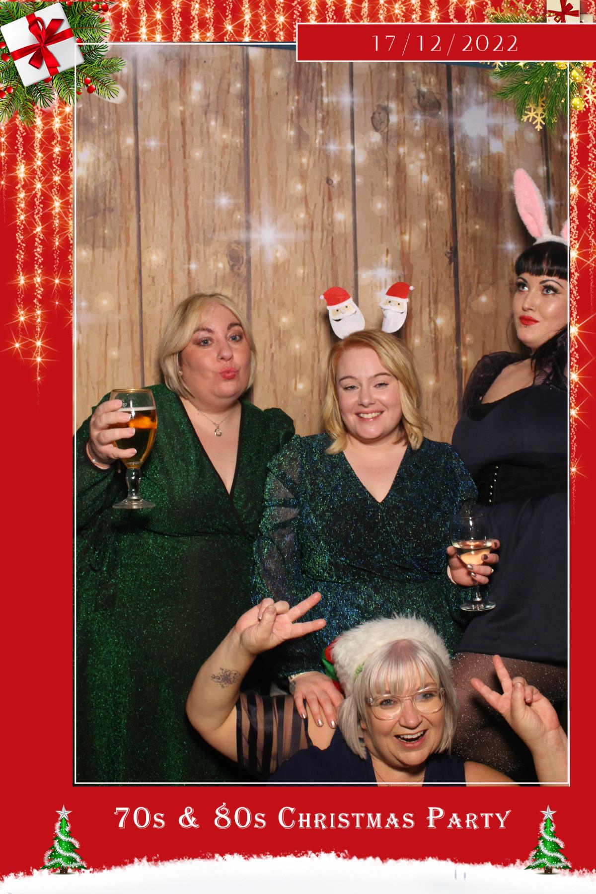 70s & 80s Christmas party  | View more photos from the event at gallery.magicimages.uk/u/MagicImages/70s-80s-Christmas-party