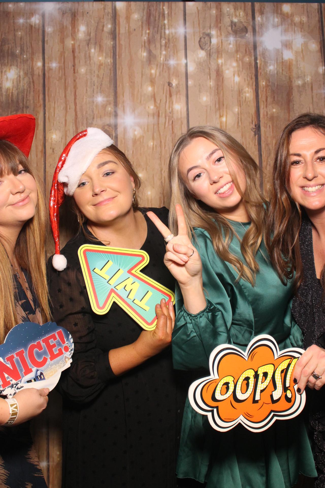 70s & 80s Christmas party  | View more photos from the event at gallery.magicimages.uk/u/MagicImages/70s-80s-Christmas-party