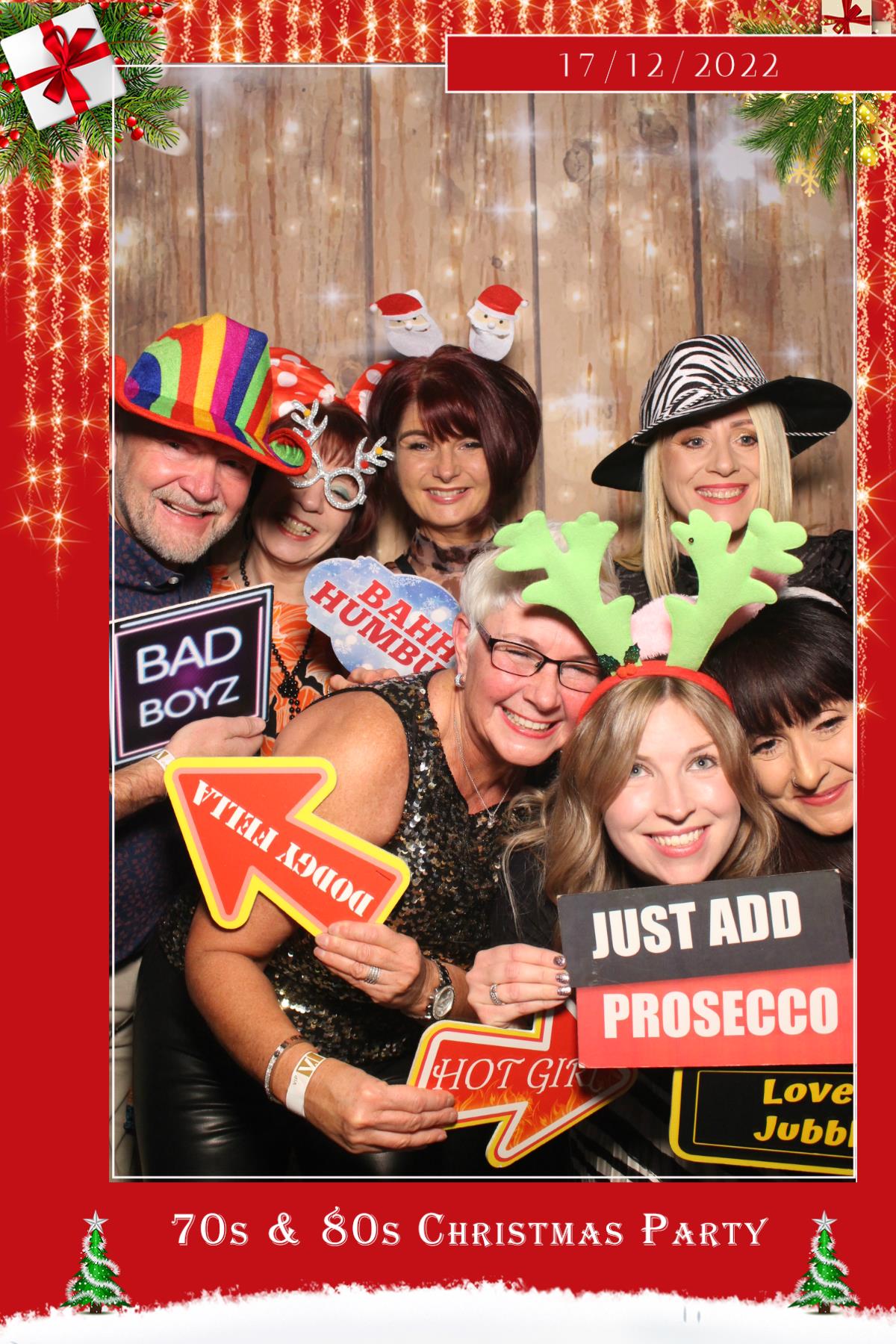 70s & 80s Christmas party  | View more photos from the event at gallery.magicimages.uk/u/MagicImages/70s-80s-Christmas-party