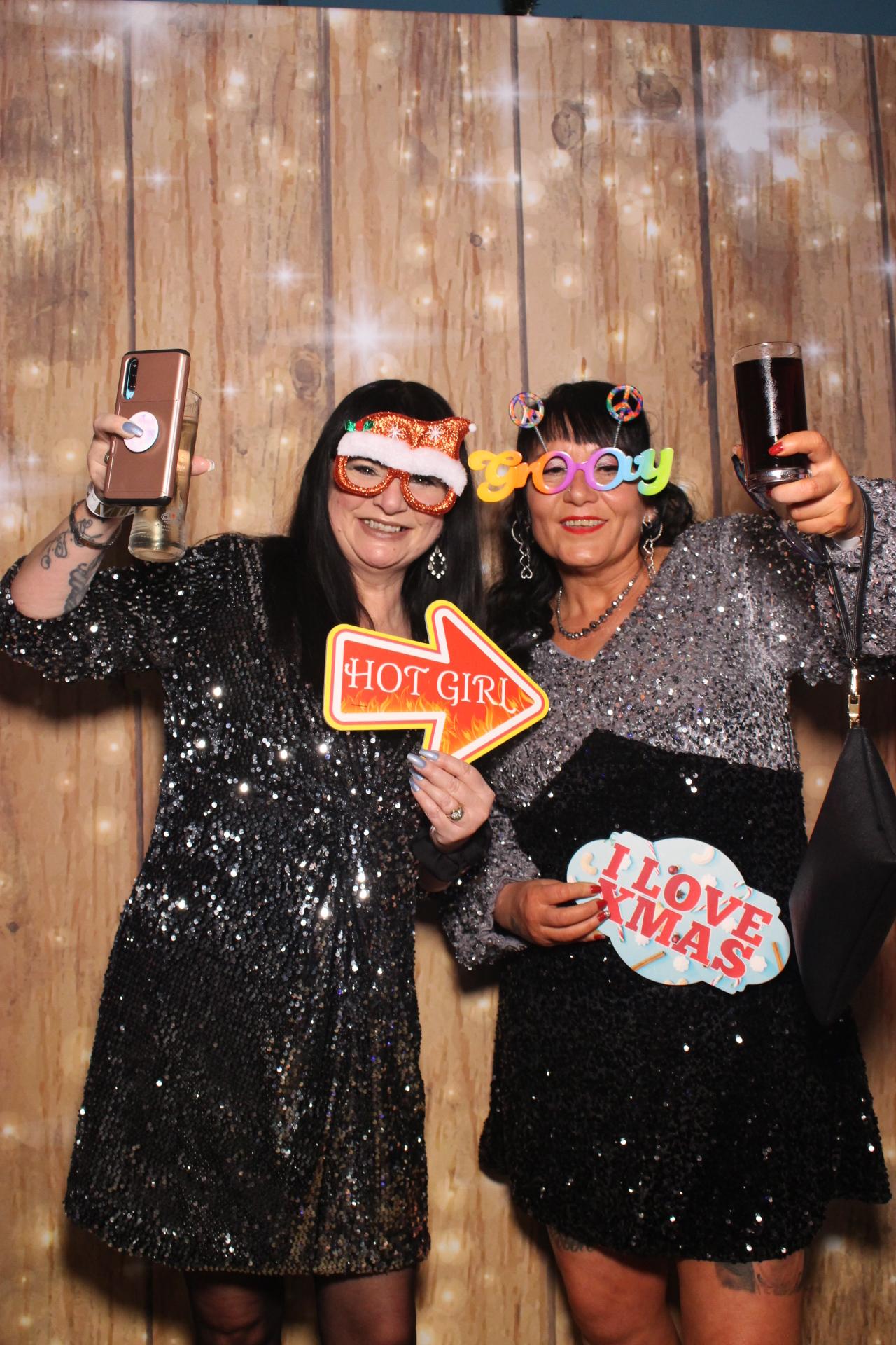 70s & 80s Christmas party  | View more photos from the event at gallery.magicimages.uk/u/MagicImages/70s-80s-Christmas-party