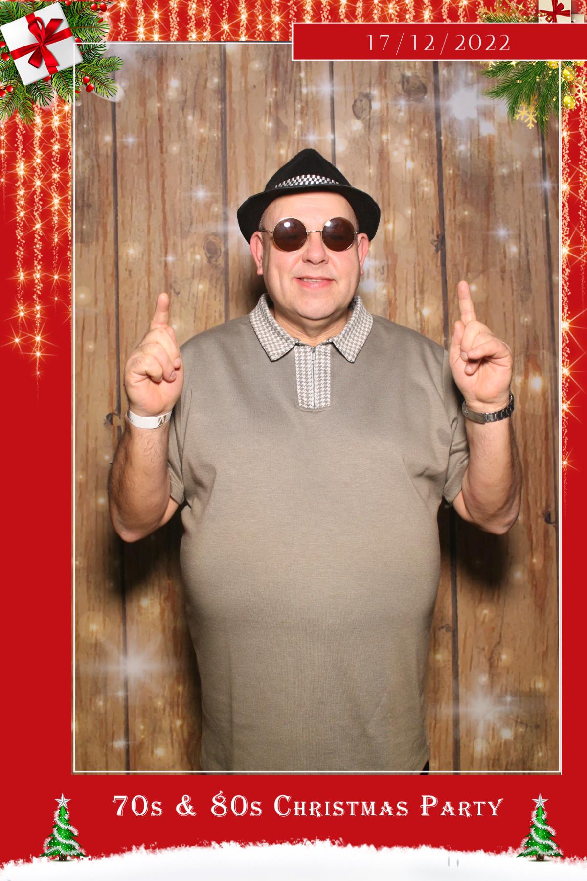 70s & 80s Christmas party  | View more photos from the event at gallery.magicimages.uk/u/MagicImages/70s-80s-Christmas-party