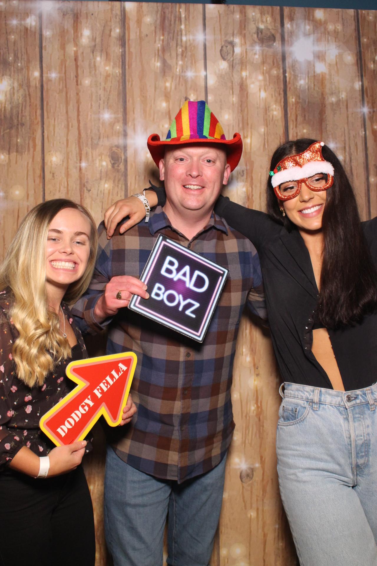 70s & 80s Christmas party  | View more photos from the event at gallery.magicimages.uk/u/MagicImages/70s-80s-Christmas-party