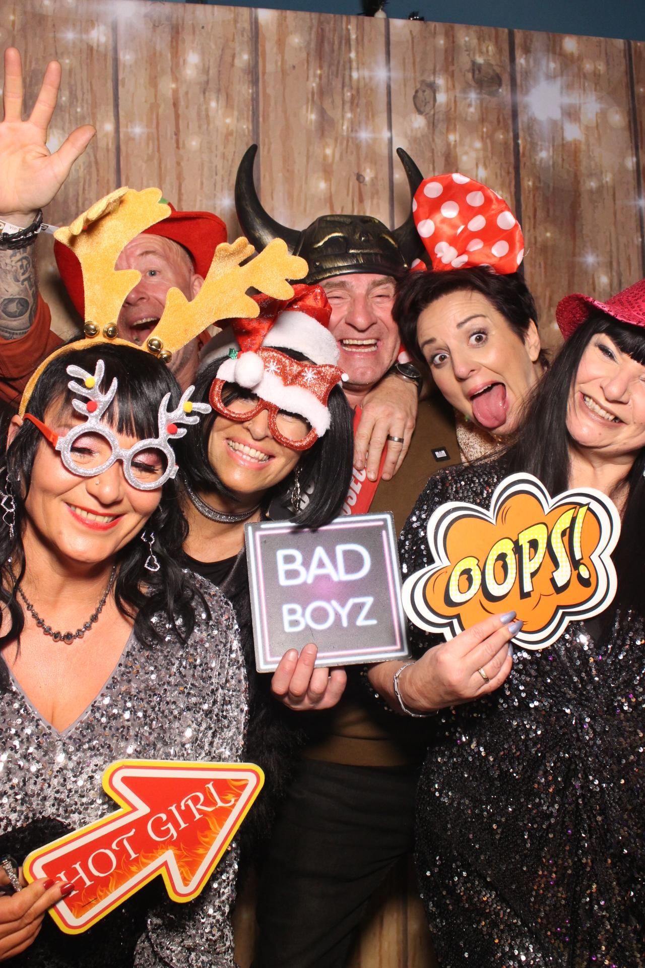 70s & 80s Christmas party  | View more photos from the event at gallery.magicimages.uk/u/MagicImages/70s-80s-Christmas-party
