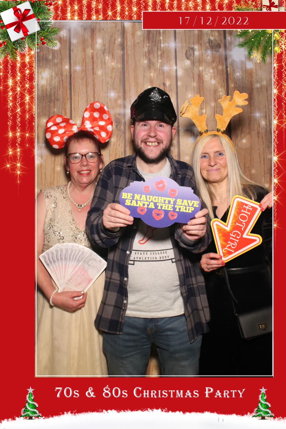 70s & 80s Christmas party  | View more photos from the event at gallery.magicimages.uk/u/MagicImages/70s-80s-Christmas-party