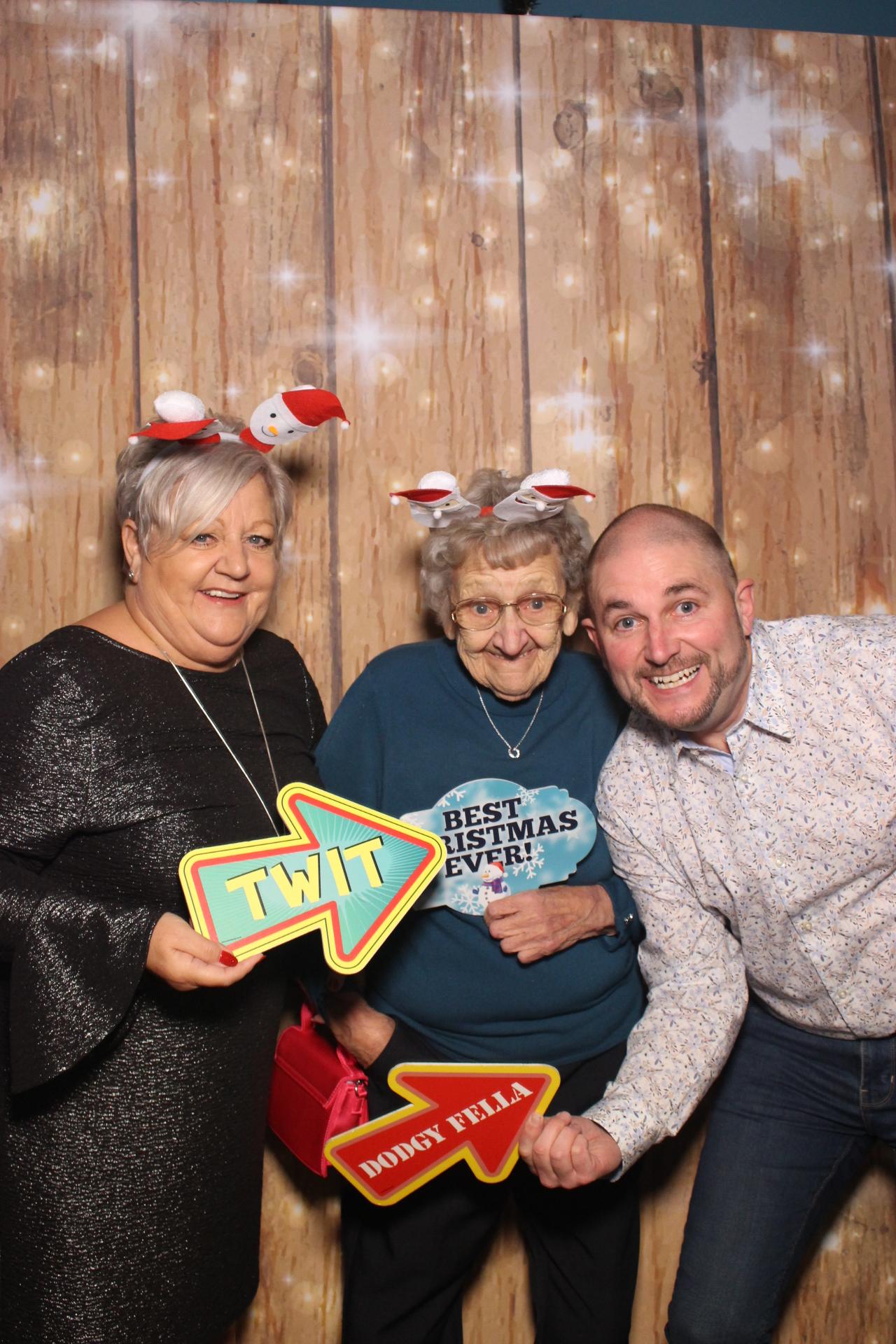 70s & 80s Christmas party  | View more photos from the event at gallery.magicimages.uk/u/MagicImages/70s-80s-Christmas-party