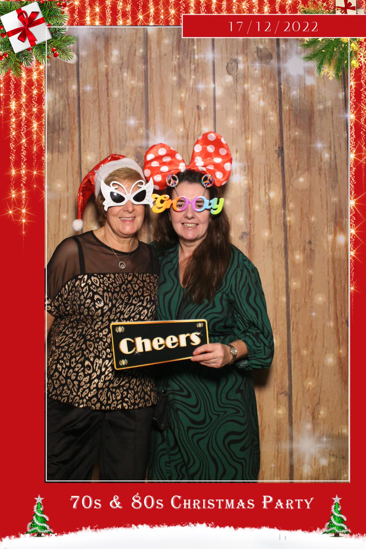 70s & 80s Christmas party  | View more photos from the event at gallery.magicimages.uk/u/MagicImages/70s-80s-Christmas-party