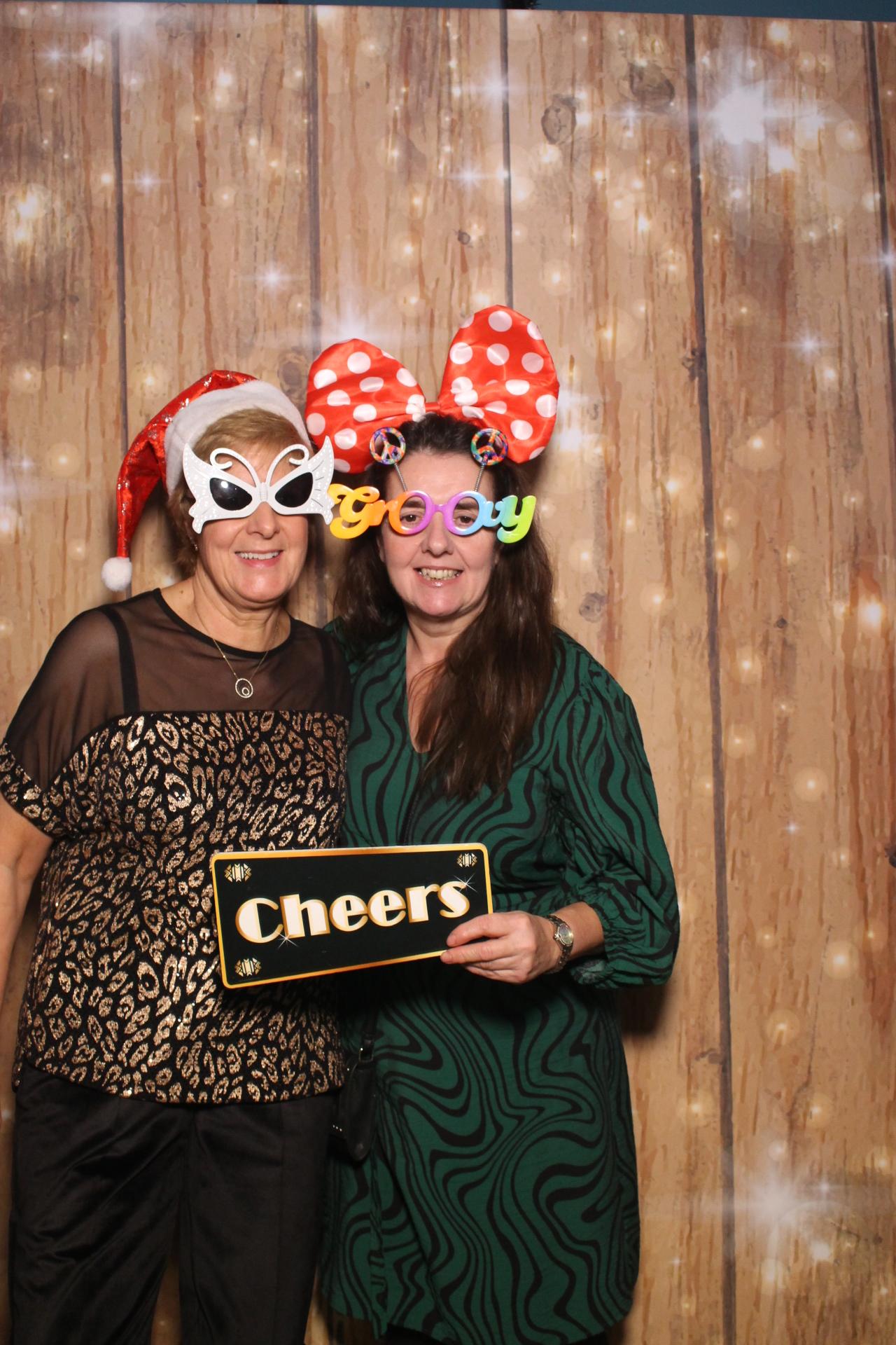70s & 80s Christmas party  | View more photos from the event at gallery.magicimages.uk/u/MagicImages/70s-80s-Christmas-party