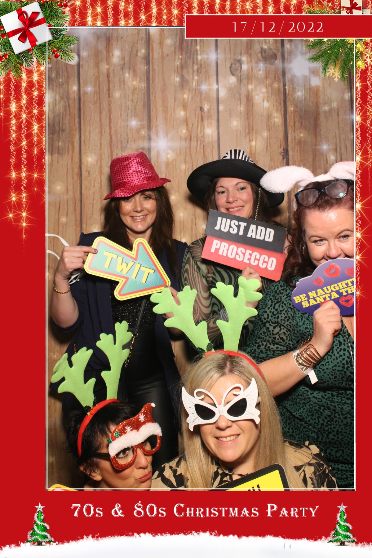 70s & 80s Christmas party  | View more photos from the event at gallery.magicimages.uk/u/MagicImages/70s-80s-Christmas-party