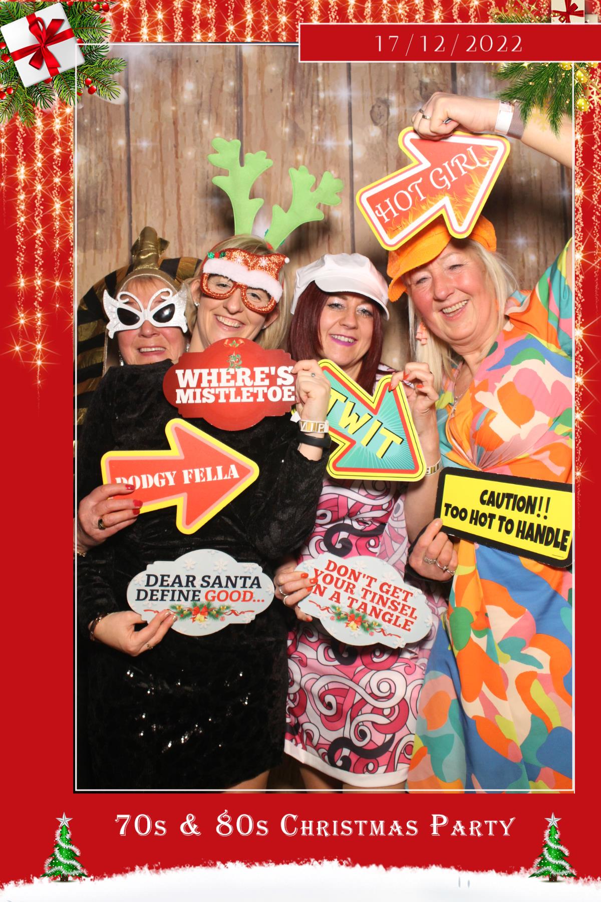 70s & 80s Christmas party  | View more photos from the event at gallery.magicimages.uk/u/MagicImages/70s-80s-Christmas-party