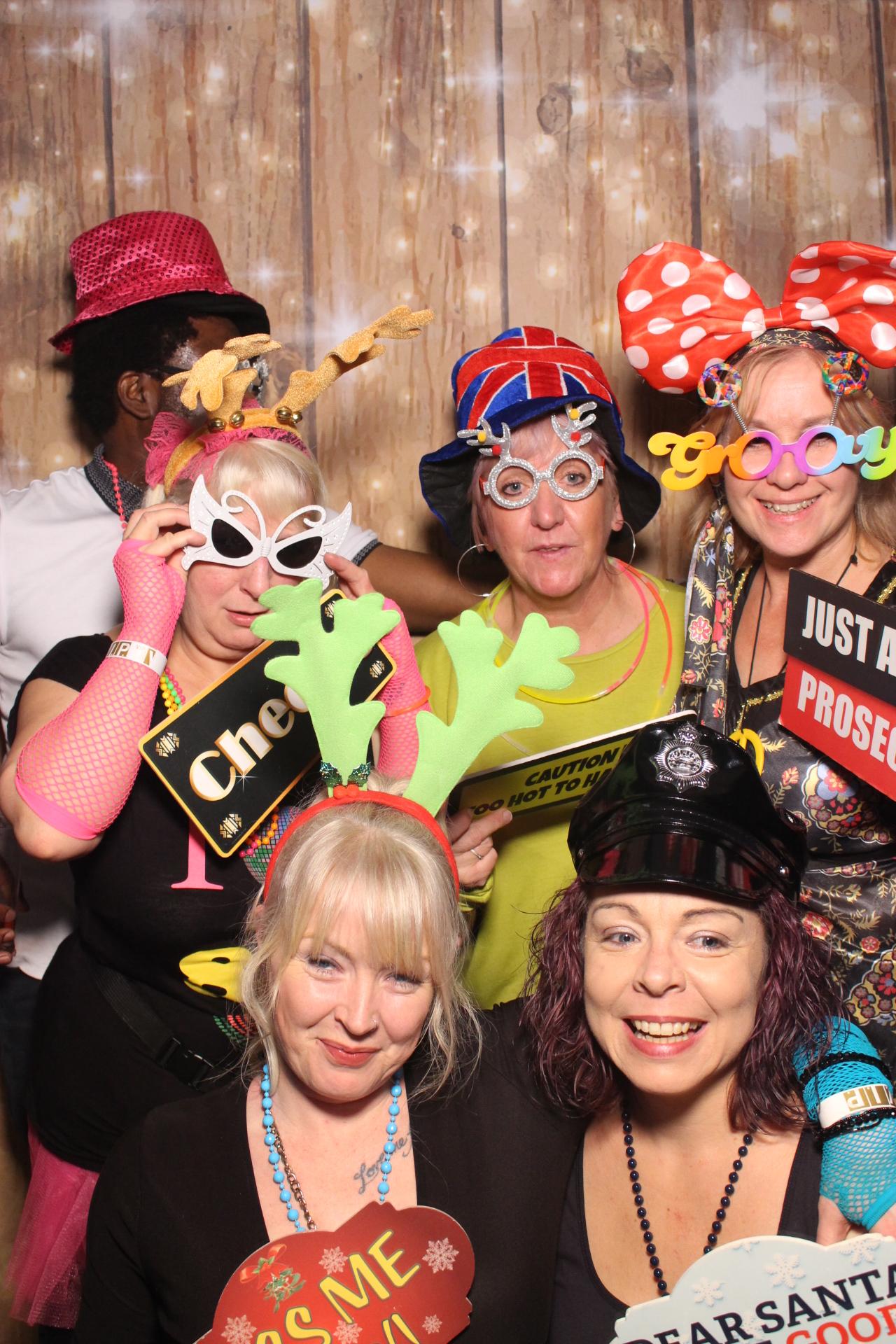 70s & 80s Christmas party  | View more photos from the event at gallery.magicimages.uk/u/MagicImages/70s-80s-Christmas-party