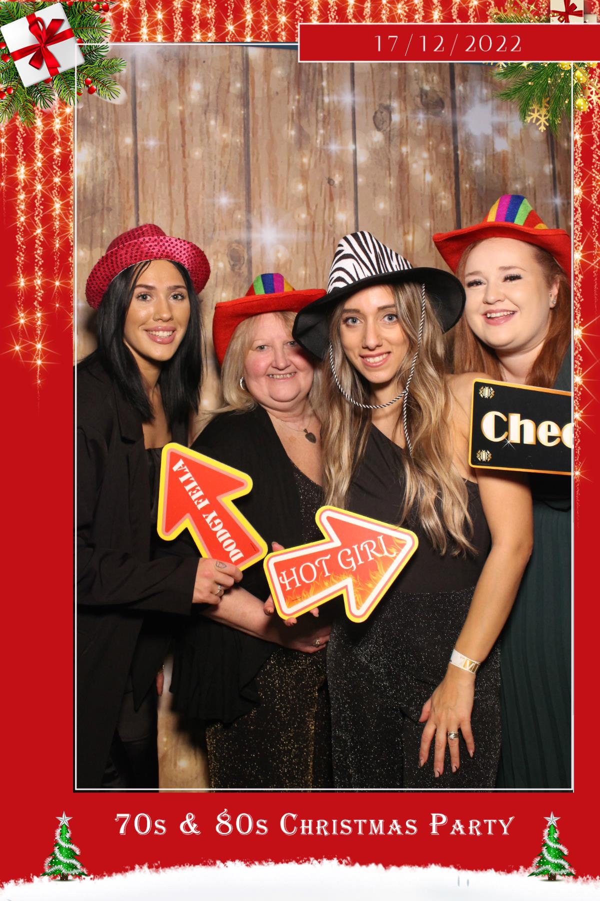70s & 80s Christmas party  | View more photos from the event at gallery.magicimages.uk/u/MagicImages/70s-80s-Christmas-party