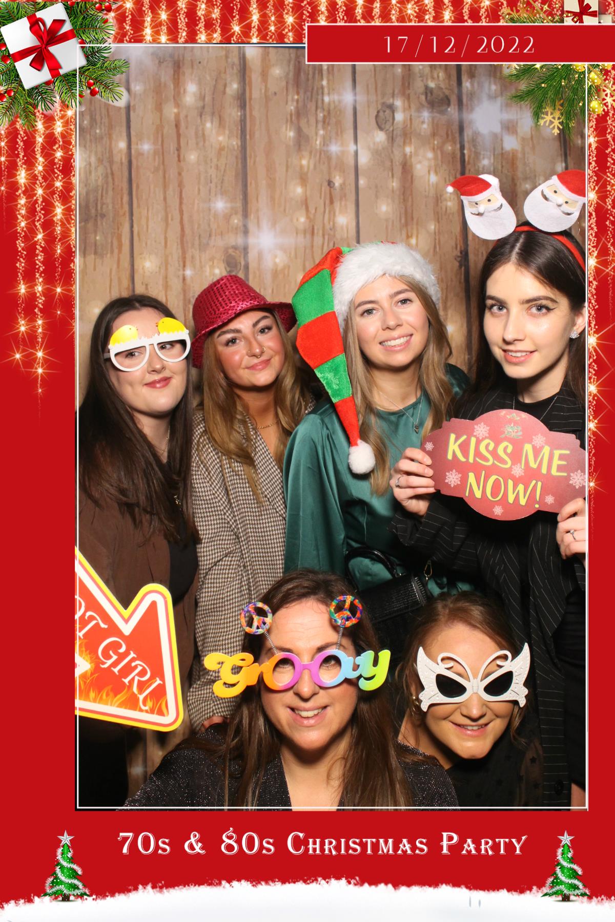 70s & 80s Christmas party  | View more photos from the event at gallery.magicimages.uk/u/MagicImages/70s-80s-Christmas-party