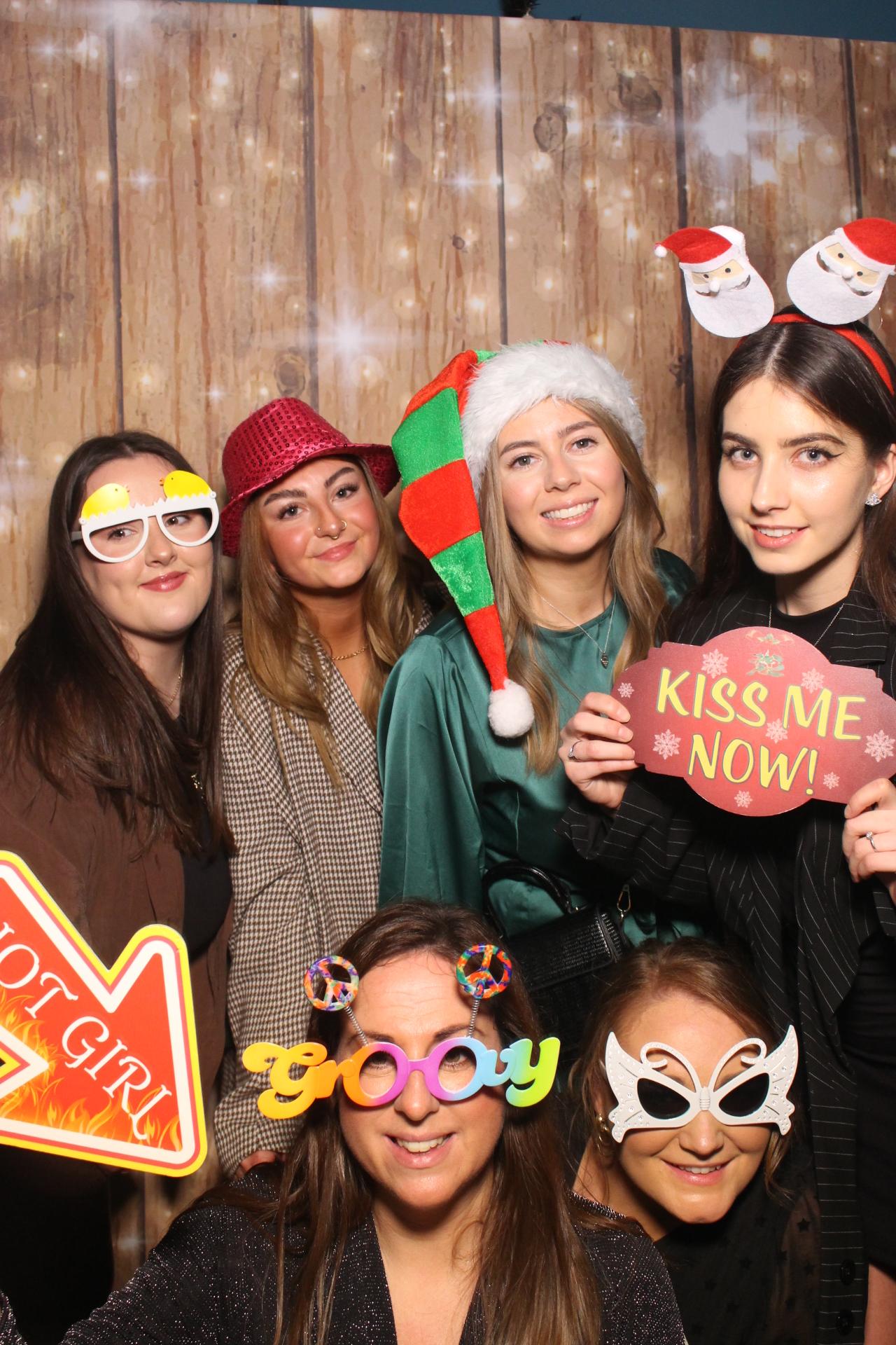 70s & 80s Christmas party  | View more photos from the event at gallery.magicimages.uk/u/MagicImages/70s-80s-Christmas-party