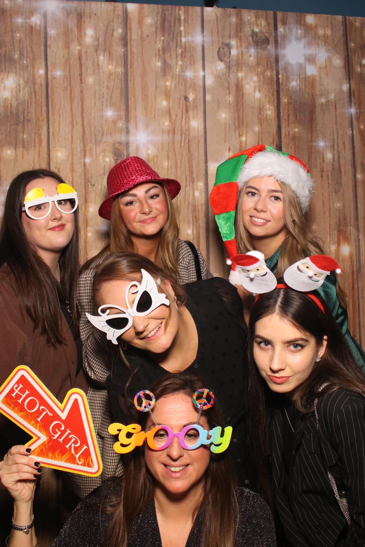 70s & 80s Christmas party  | View more photos from the event at gallery.magicimages.uk/u/MagicImages/70s-80s-Christmas-party