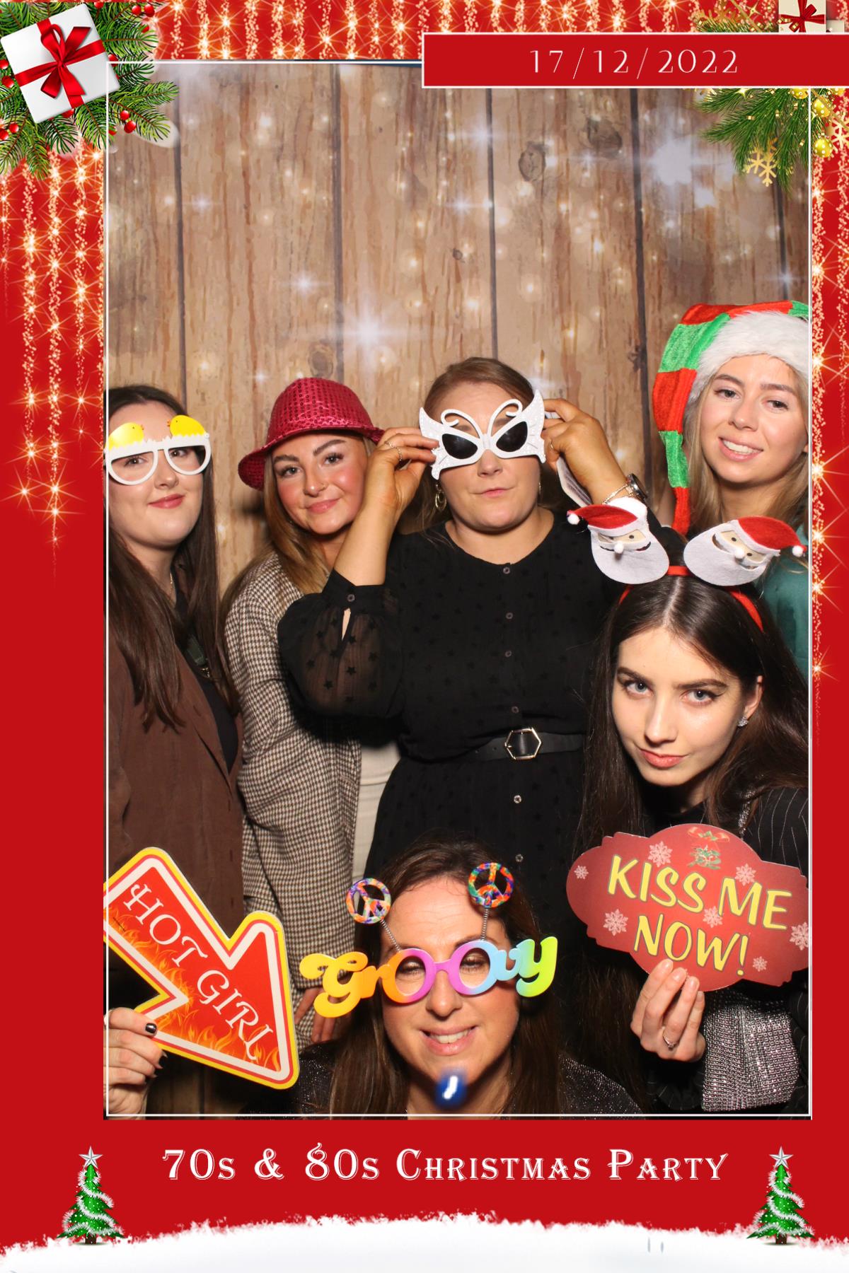 70s & 80s Christmas party  | View more photos from the event at gallery.magicimages.uk/u/MagicImages/70s-80s-Christmas-party
