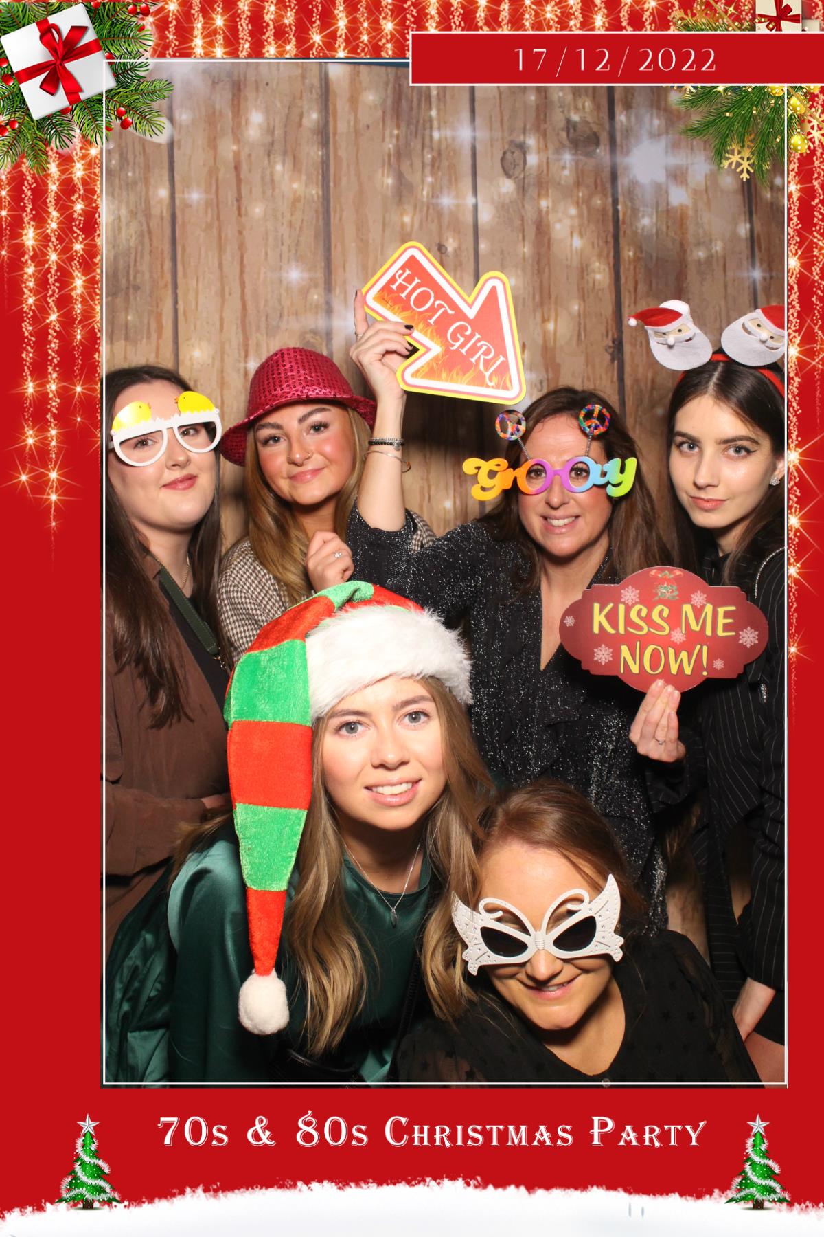 70s & 80s Christmas party  | View more photos from the event at gallery.magicimages.uk/u/MagicImages/70s-80s-Christmas-party