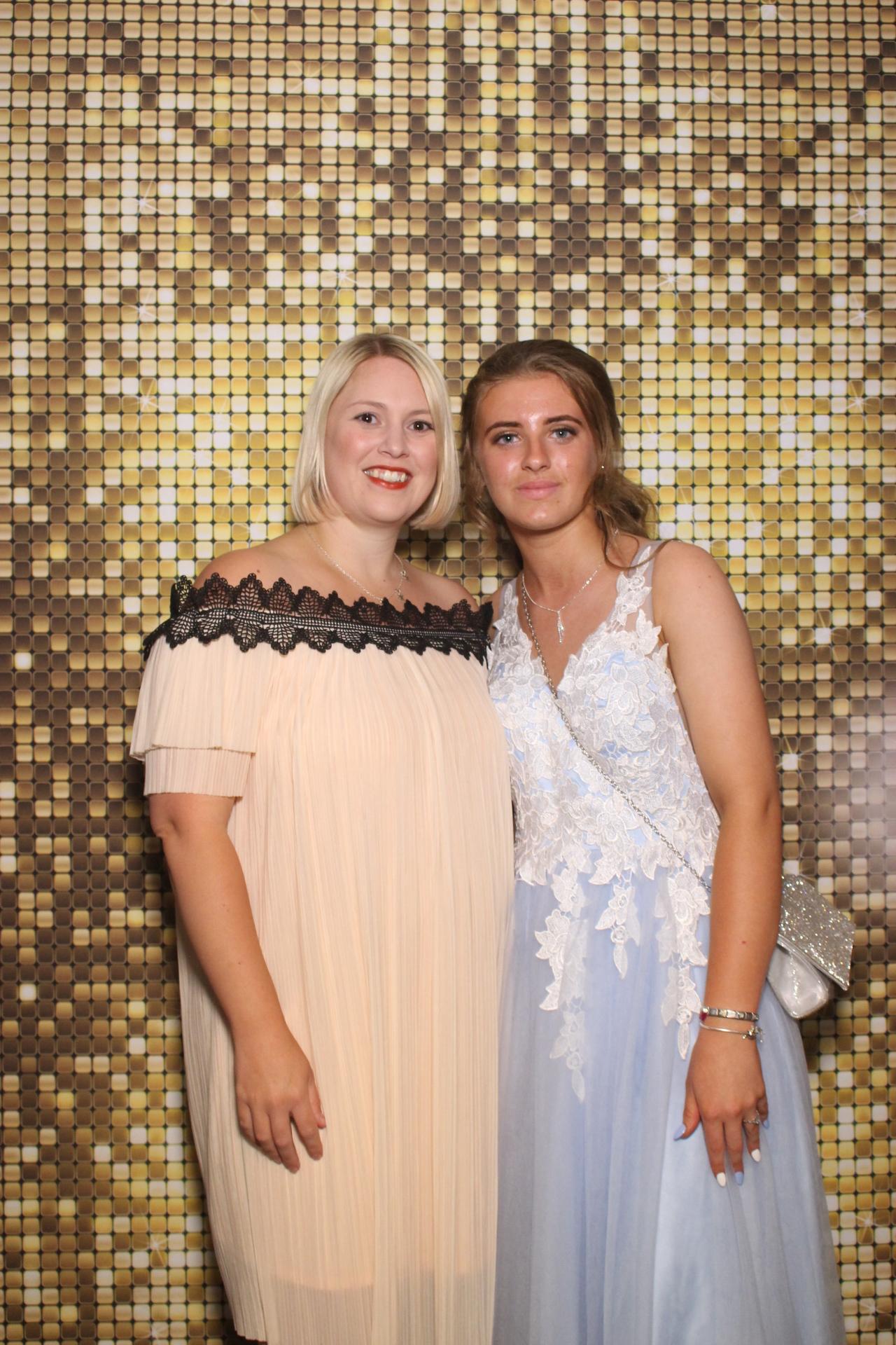 Beacon Year 11 prom | View more photos from the event at gallery.magicimages.uk/u/MagicImages/Beacon-Year-11-prom