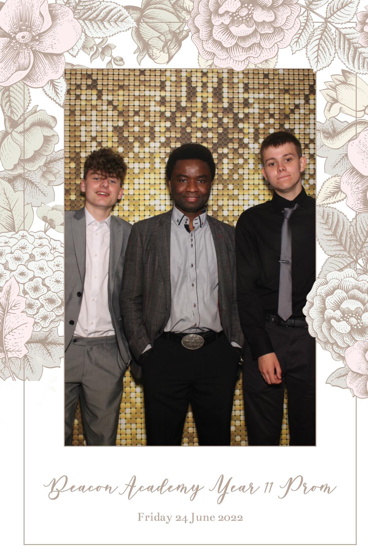 Beacon Year 11 prom | View more photos from the event at gallery.magicimages.uk/u/MagicImages/Beacon-Year-11-prom