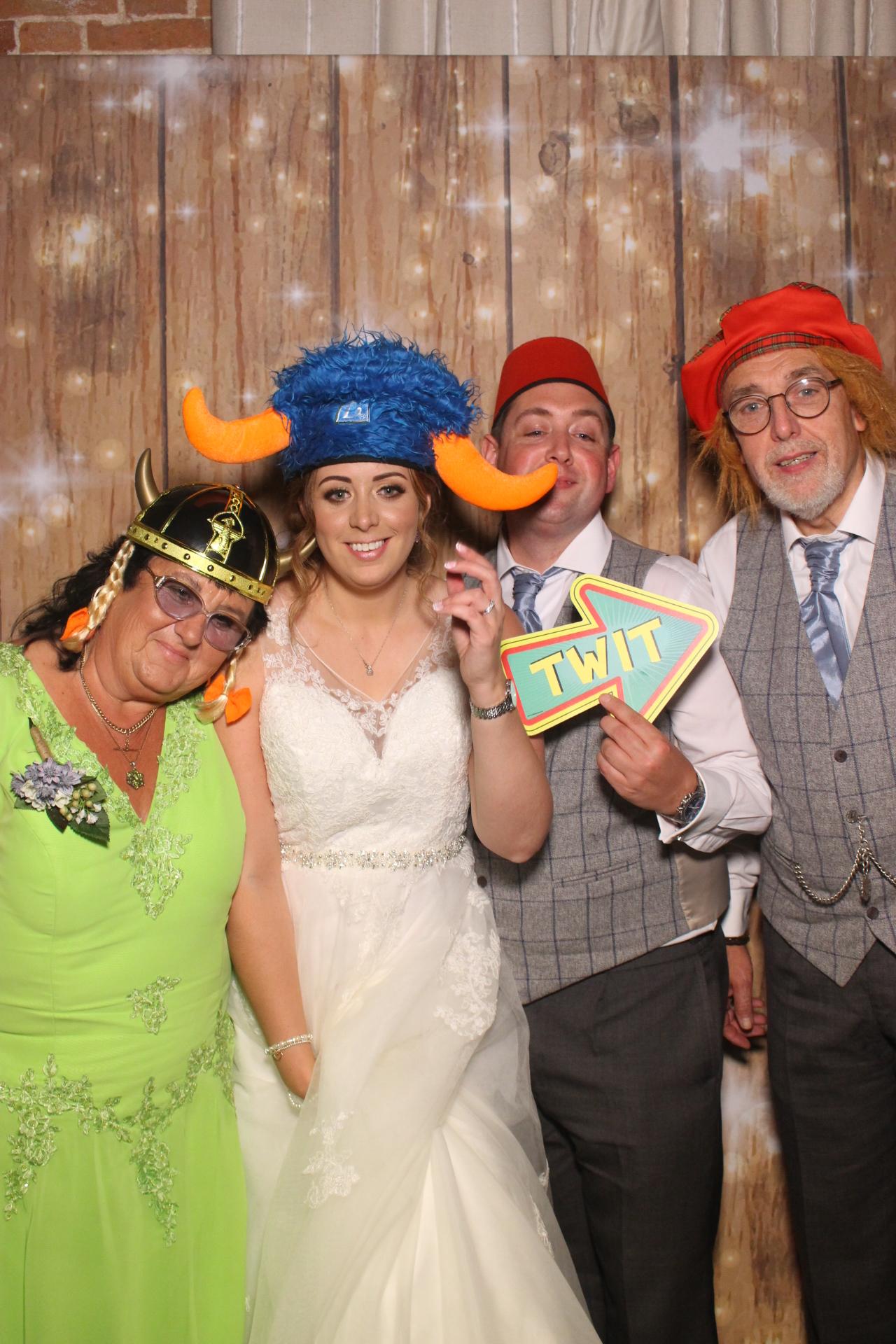 Chloe & David  | View more photos from the event at gallery.magicimages.uk/u/MagicImages/Chloe-David