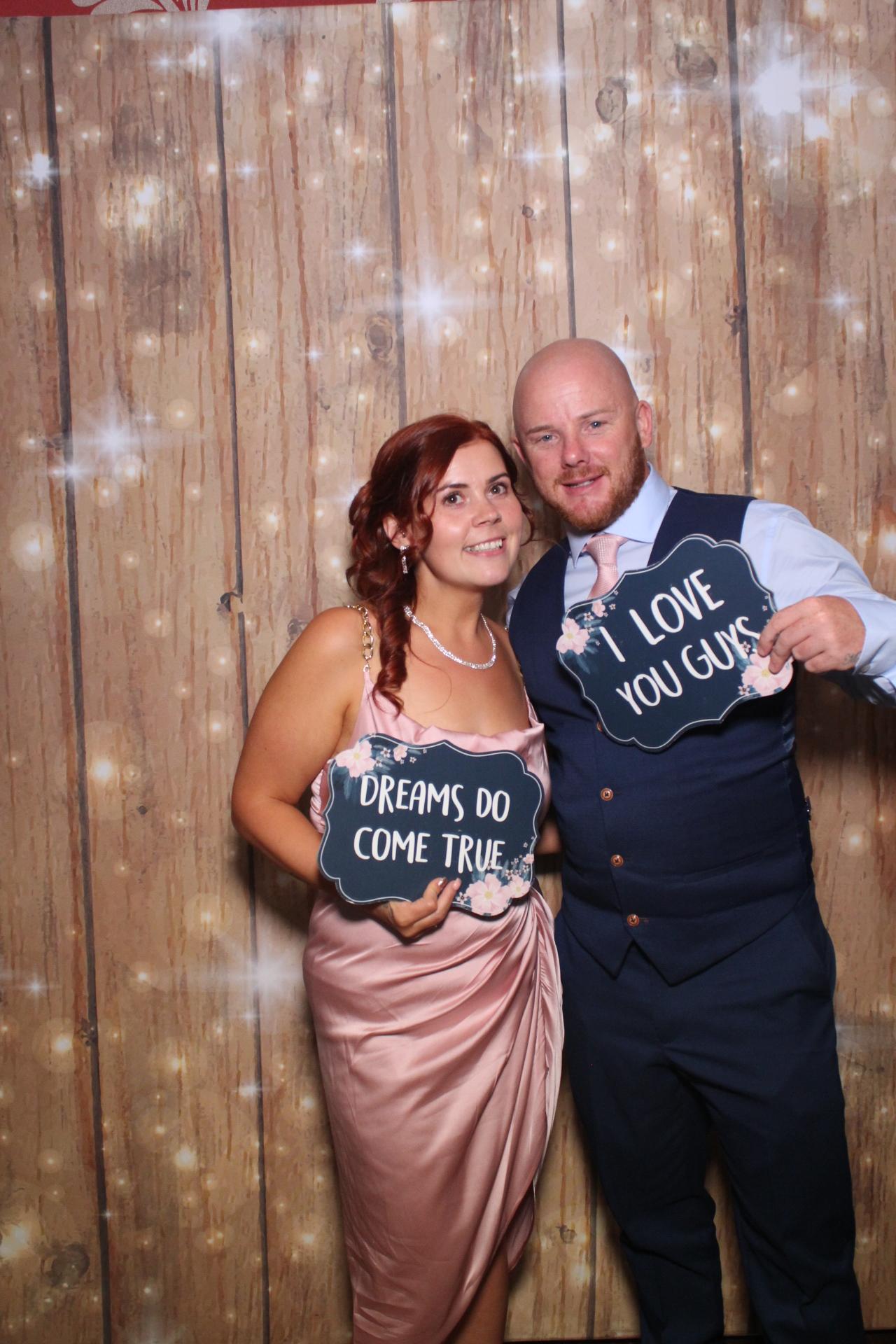 Chris & Sam  | View more photos from the event at gallery.magicimages.uk/u/MagicImages/Chris-Sam