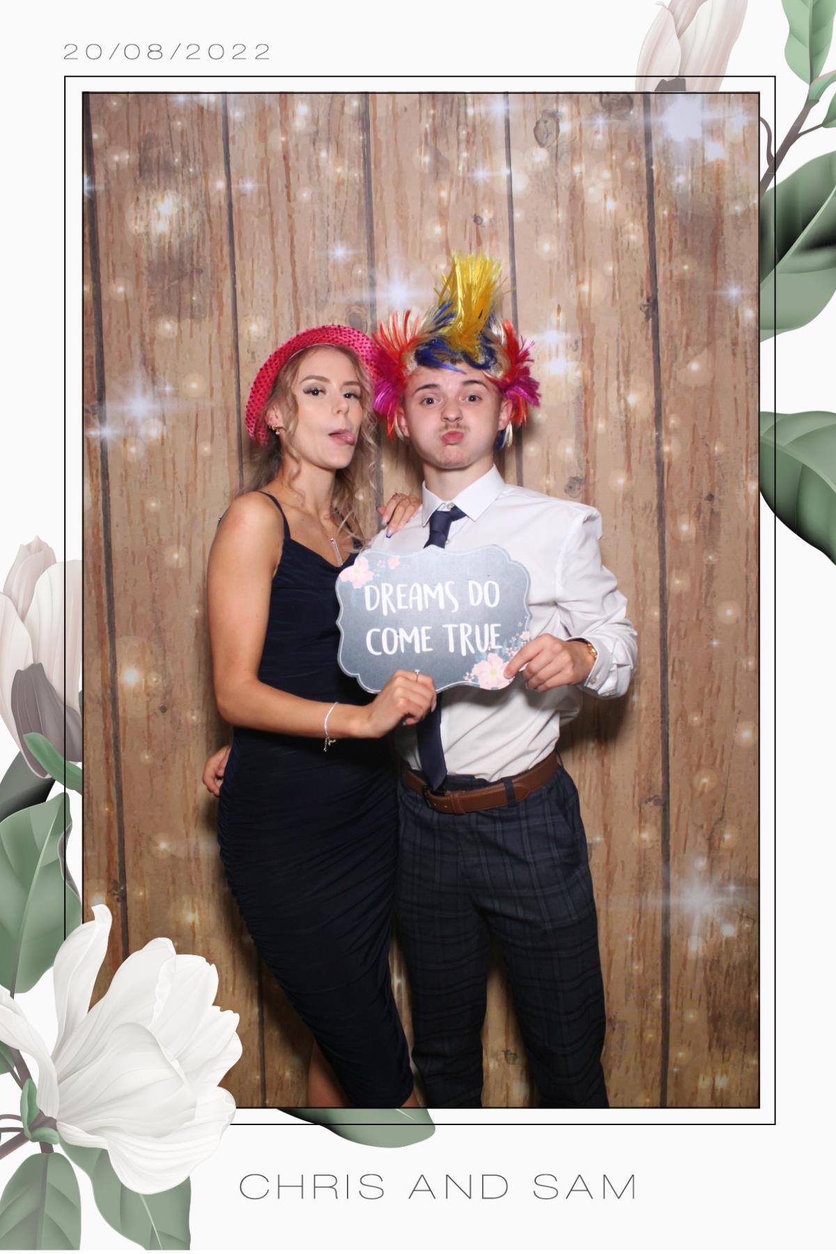 Chris & Sam  | View more photos from the event at gallery.magicimages.uk/u/MagicImages/Chris-Sam