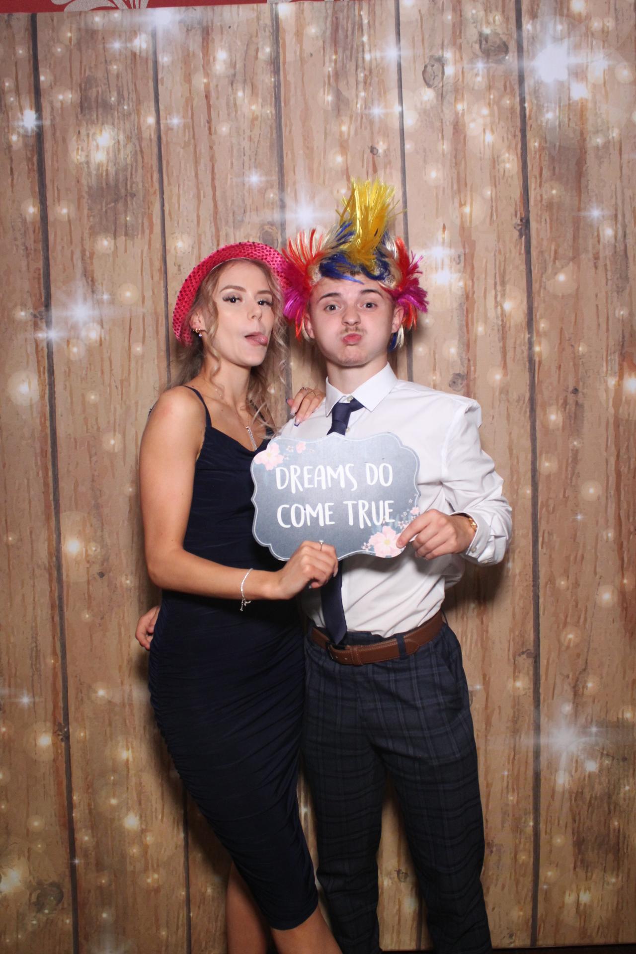 Chris & Sam  | View more photos from the event at gallery.magicimages.uk/u/MagicImages/Chris-Sam