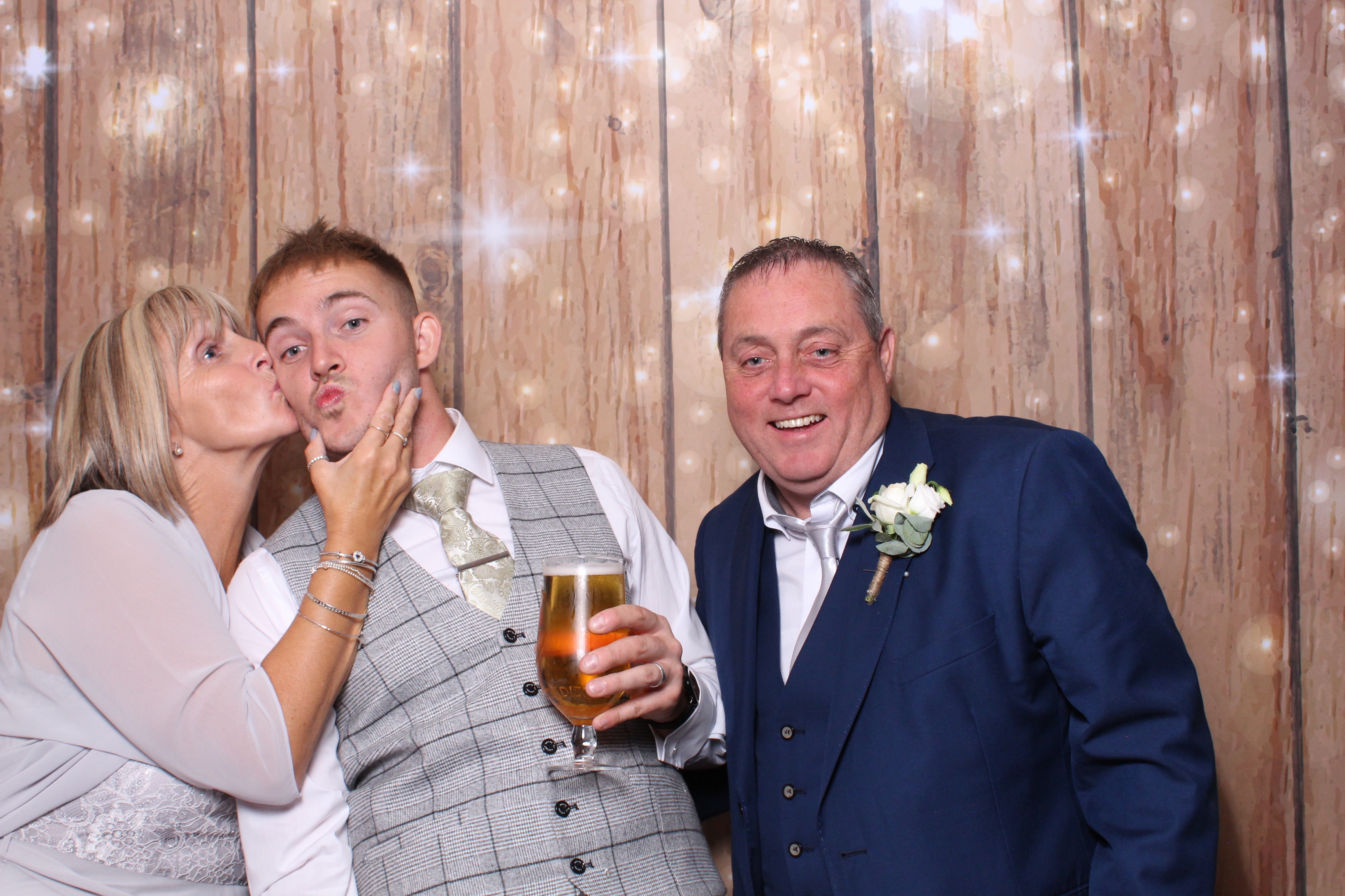 Dan & Emma  | View more photos from the event at gallery.magicimages.uk/u/MagicImages/Dan-Emma