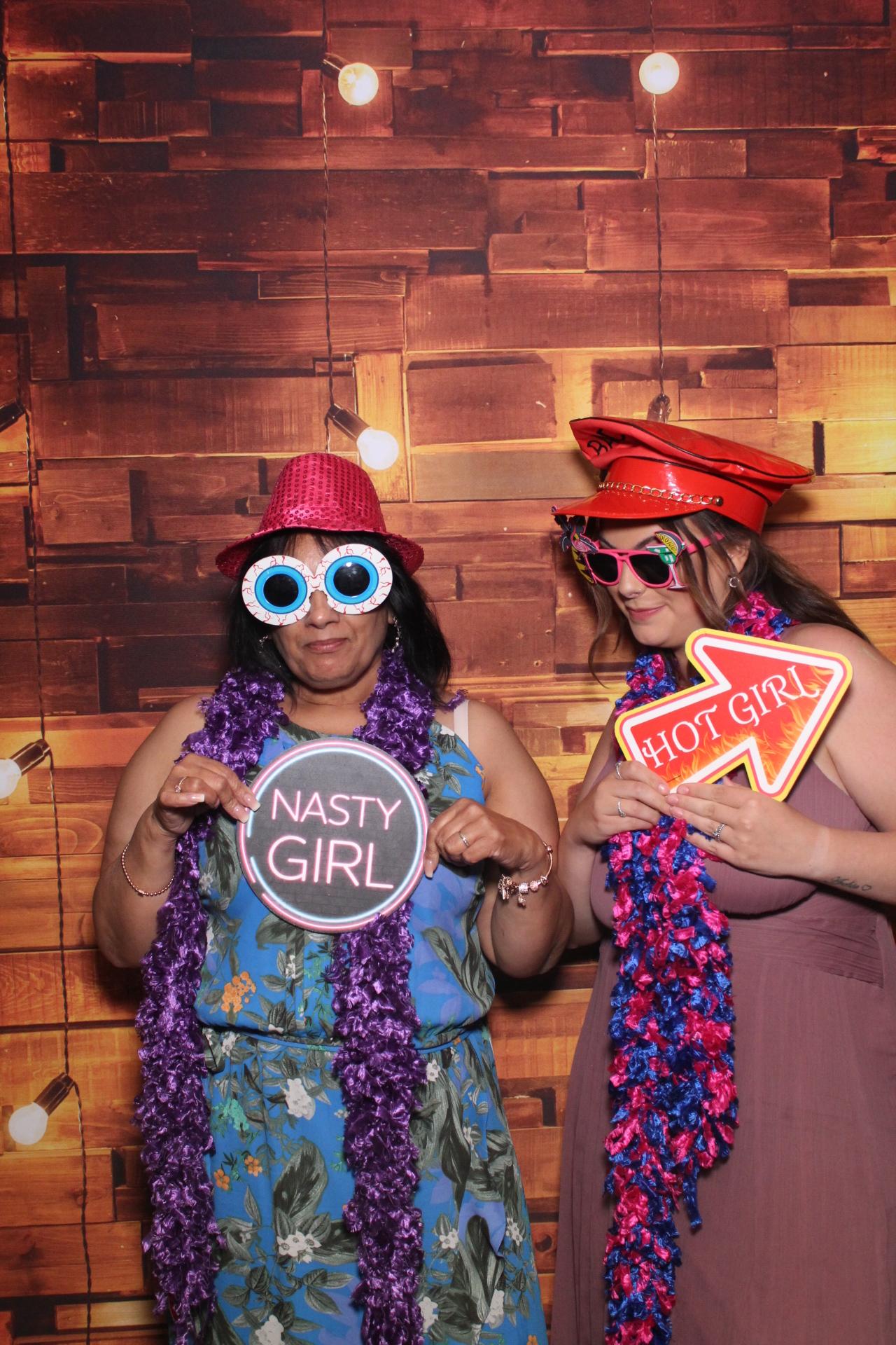 Danielle & Steven  | View more photos from the event at gallery.magicimages.uk/u/MagicImages/Danielle-Steven