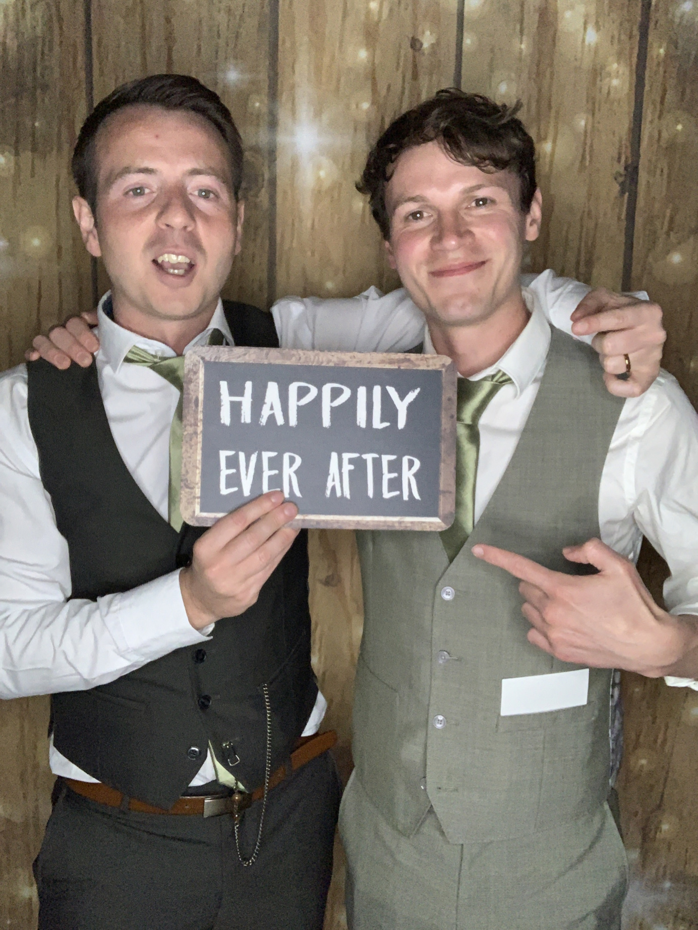 Frances & Alex  | View more photos from the event at gallery.magicimages.uk/u/MagicImages/Frances-Alex