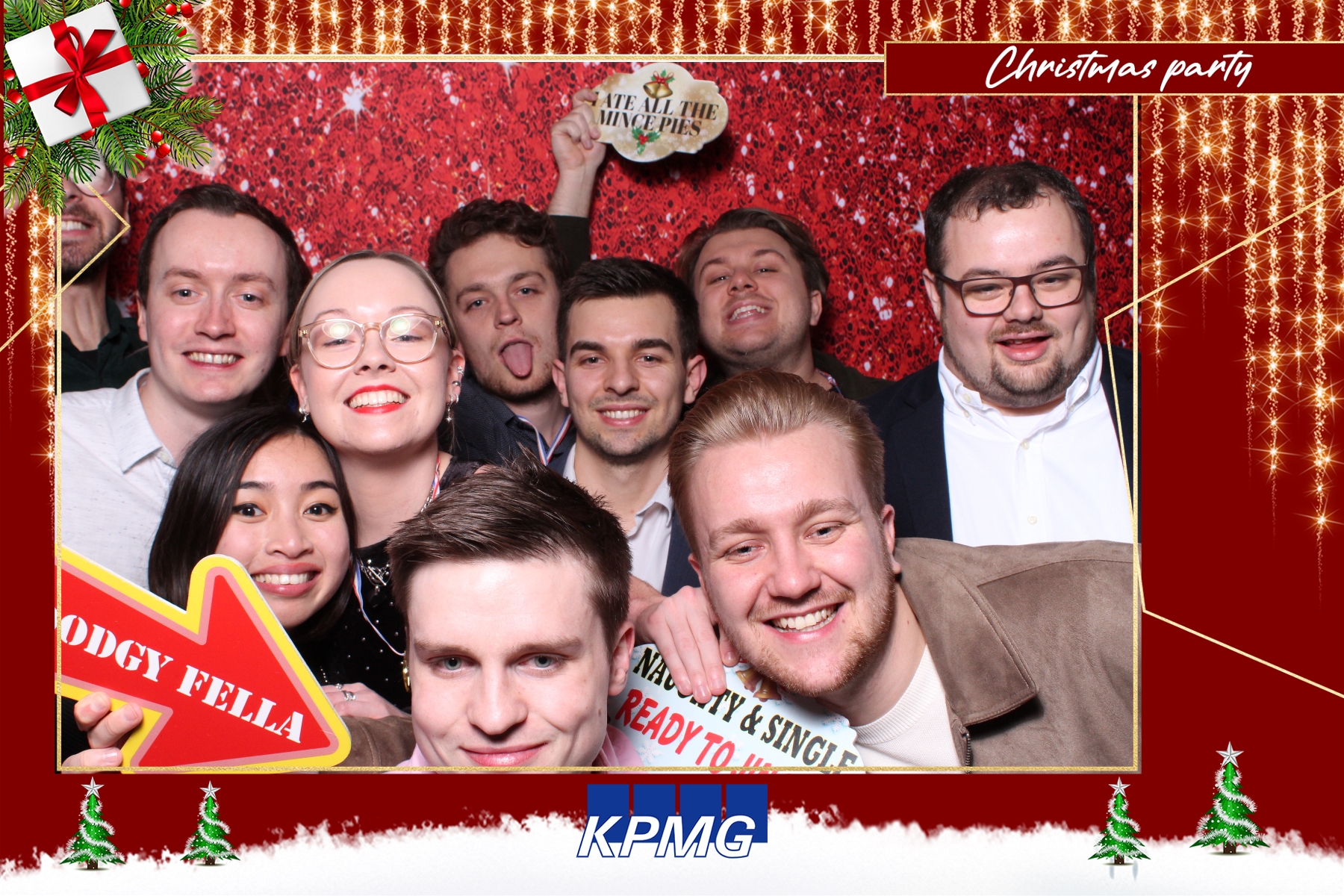 KPMG Christmas Party  | View more photos from the event at gallery.magicimages.uk/u/MagicImages/KPMG-Christmas-Party