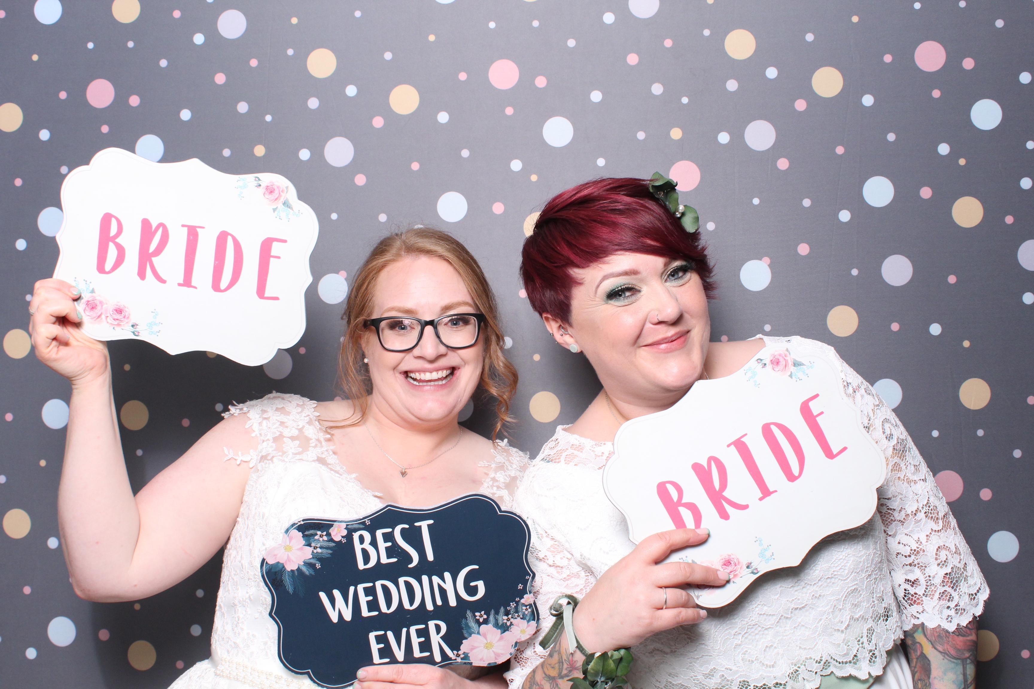 Laura & Claire | View more photos from the event at gallery.magicimages.uk/u/MagicImages/Laura-Claire