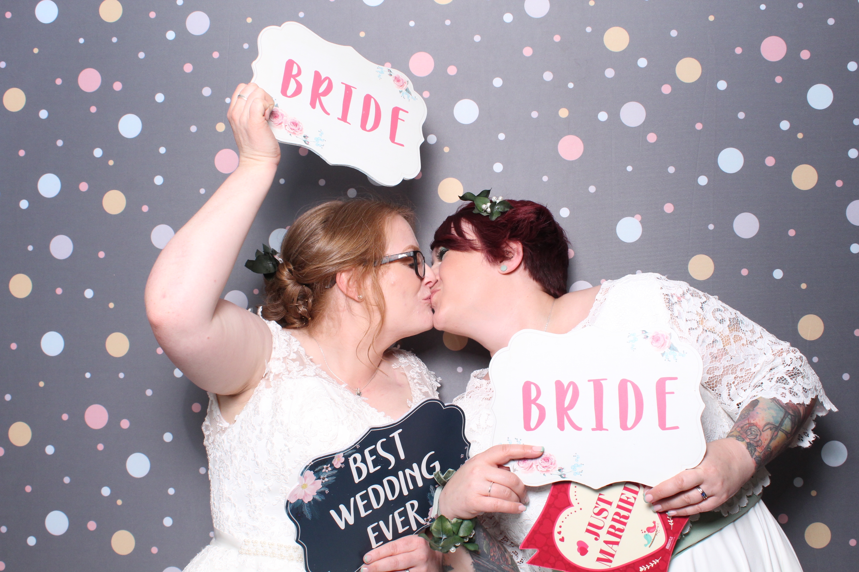 Laura & Claire | View more photos from the event at gallery.magicimages.uk/u/MagicImages/Laura-Claire