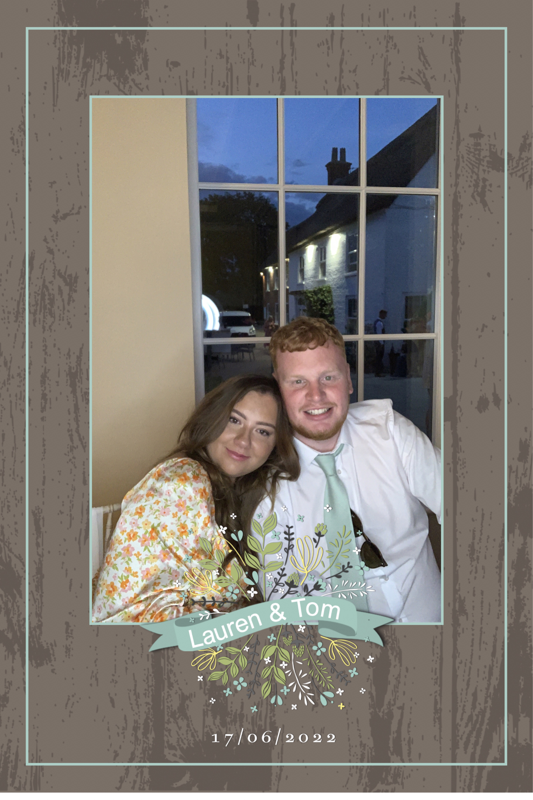 Lauren & Tom  | View more photos from the event at gallery.magicimages.uk/u/MagicImages/Lauren-Tom